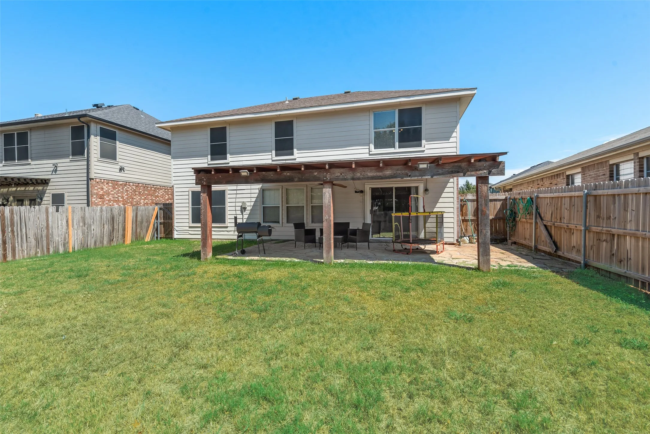 Single Family Residence For Sale in Tarrant County , 13529 Lost Spurs Road, Fort Worth, Texas 76262, 4 Bedroom, 3 Bathroom, 2 Garage spaces, 2,402 Sqft, built in 2001, mls#21386284, Real Estate Agent in Fort Worth, Homes For Sale in Tarrant county, Homes For Sale in Fort Worth, Realtor in Fort Worth Texas, Real Estate Brokerage Independent Realty Texas, Luminita Cordes Realtor