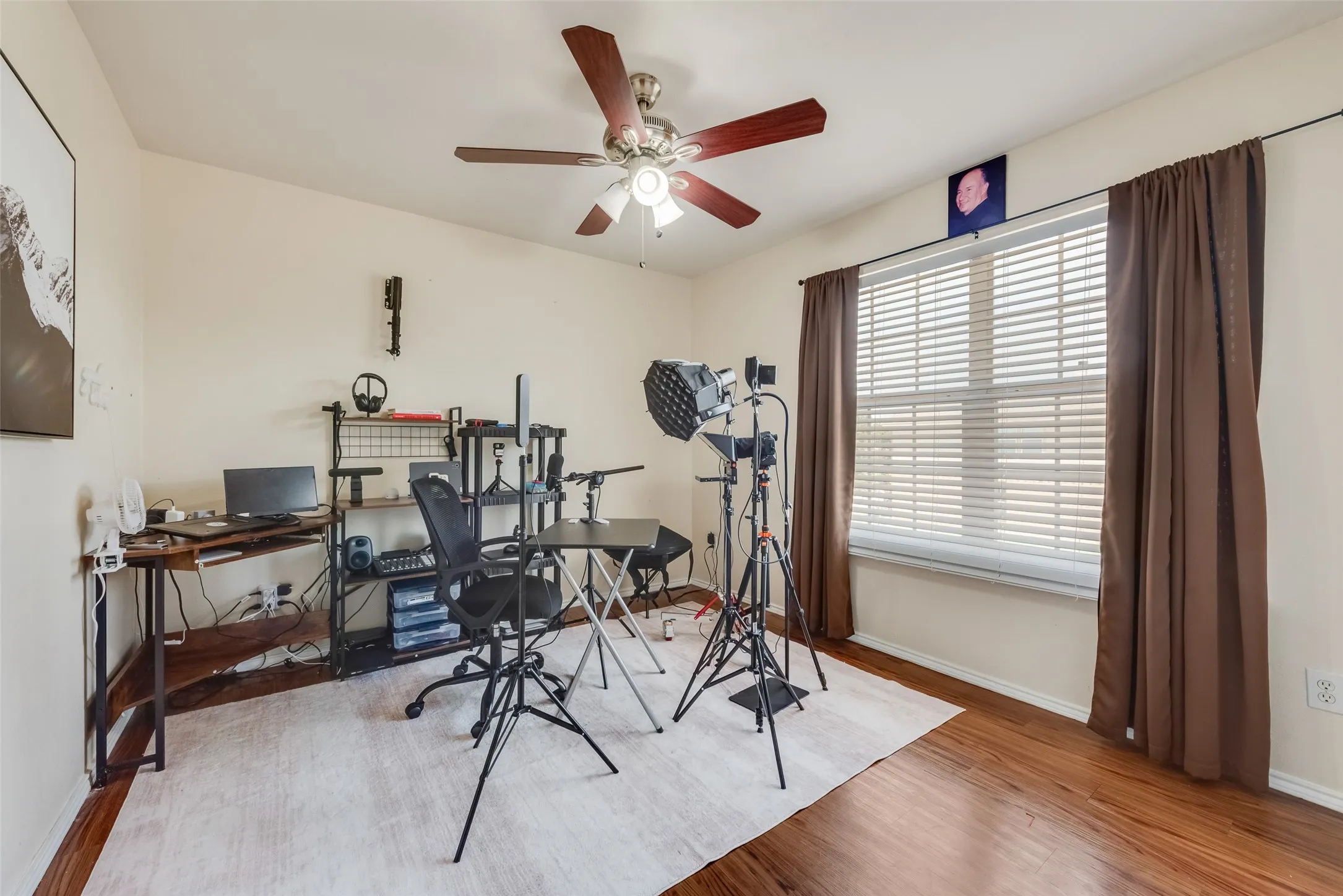 Single Family Residence For Sale in Tarrant County , 13529 Lost Spurs Road, Fort Worth, Texas 76262, 4 Bedroom, 3 Bathroom, 2 Garage spaces, 2,402 Sqft, built in 2001, mls#21386284, Real Estate Agent in Fort Worth, Homes For Sale in Tarrant county, Homes For Sale in Fort Worth, Realtor in Fort Worth Texas, Real Estate Brokerage Independent Realty Texas, Luminita Cordes Realtor