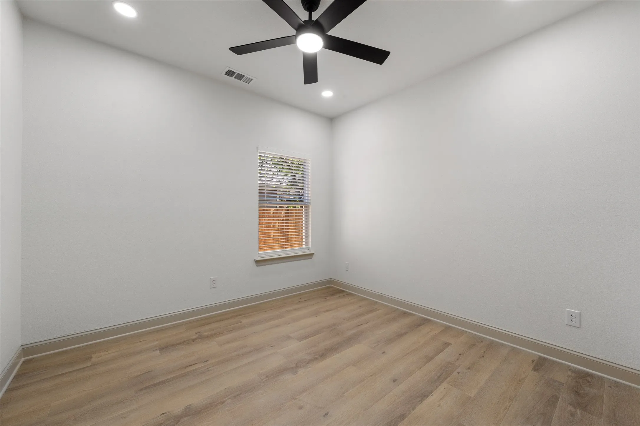 Single Family Residence For Sale in Mc Lennan County , 3610 Grim Avenue, Waco, Texas 76710, 3 Bedroom, 2 Bathroom, Garage spaces, 1,537 Sqft, built in 2026, mls#21386189, Real Estate Agent in Waco, Homes For Sale in Mc Lennan county, Homes For Sale in Waco, Realtor in Waco Texas, Real Estate Brokerage Independent Realty Texas, Luminita Cordes Realtor