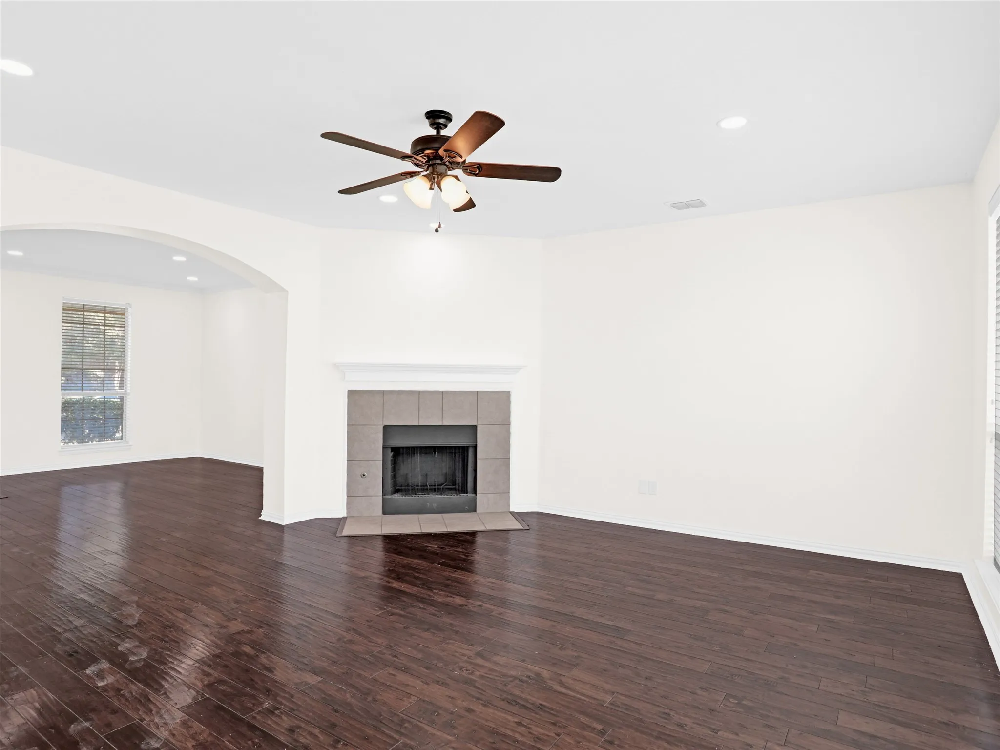 Enjoy a simple gas fireplace!