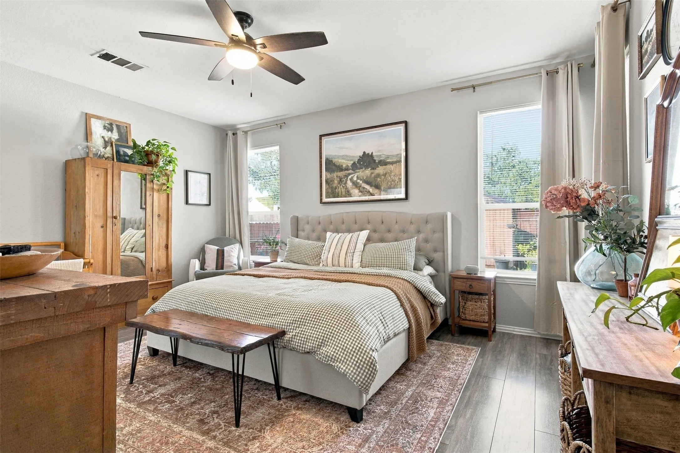 Single Family Residence For Rent in Dallas County , 8414 Romanway Drive, Dallas, Texas 75249, 4 Bedroom, 3 Bathroom, 2 Garage spaces, 2,466 Sqft, built in 2003, mls#21385534, Real Estate Agent in Dallas, Homes For Rent in Dallas county, Homes For Rent in Dallas, Realtor in Dallas Texas, Real Estate Brokerage Independent Realty Texas, Luminita Cordes Realtor