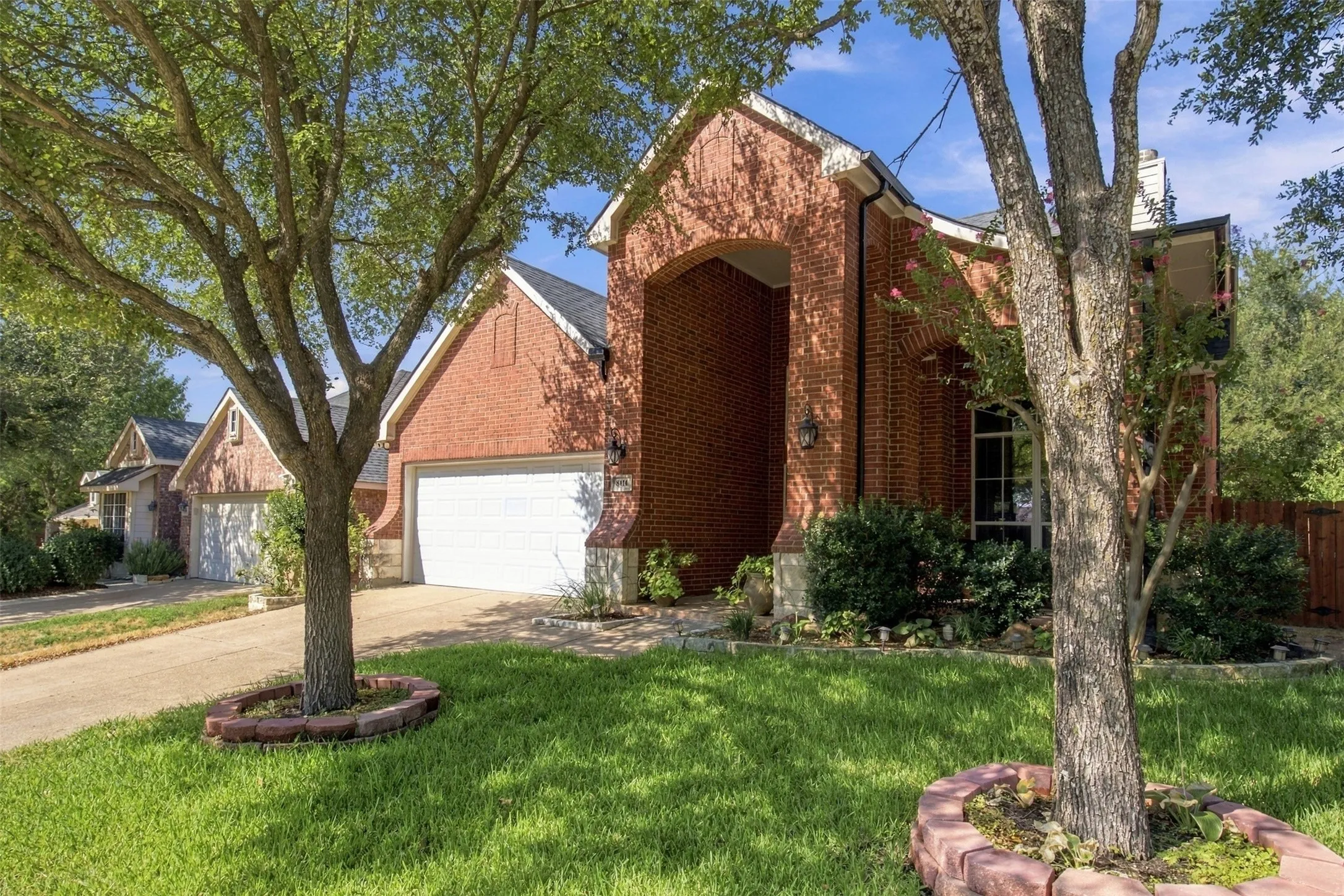 Single Family Residence For Rent in Dallas County , 8414 Romanway Drive, Dallas, Texas 75249, 4 Bedroom, 3 Bathroom, 2 Garage spaces, 2,466 Sqft, built in 2003, mls#21385534, Real Estate Agent in Dallas, Homes For Rent in Dallas county, Homes For Rent in Dallas, Realtor in Dallas Texas, Real Estate Brokerage Independent Realty Texas, Luminita Cordes Realtor