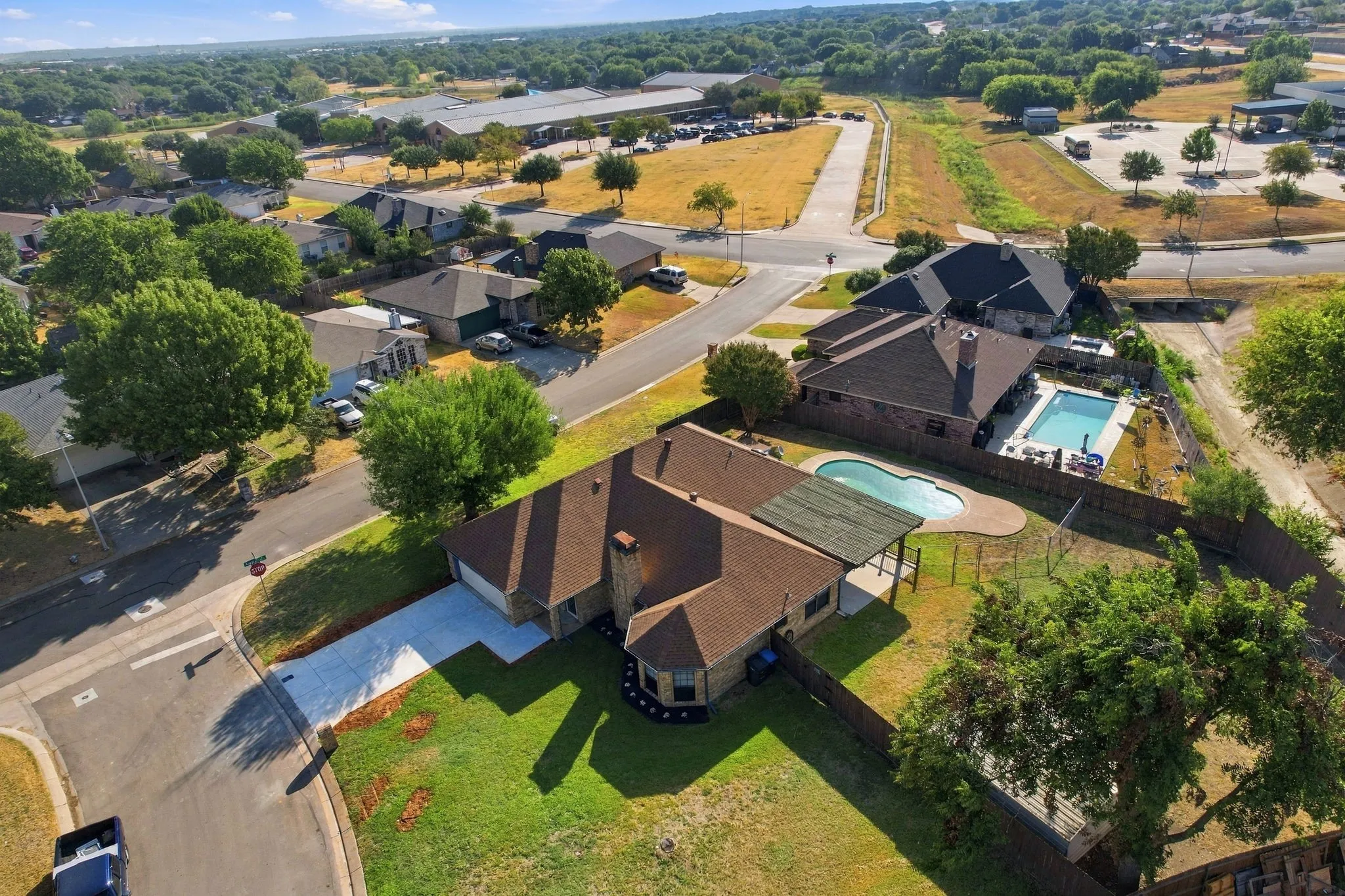 Single Family Residence For Sale in Tarrant County , 10201 Maverick Drive, Fort Worth, Texas 76108, 3 Bedroom, 2 Bathroom, 2 Garage spaces, 1,692 Sqft, built in 1987, mls#21386329, Real Estate Agent in Fort Worth, Homes For Sale in Tarrant county, Homes For Sale in Fort Worth, Realtor in Fort Worth Texas, Real Estate Brokerage Independent Realty Texas, Luminita Cordes Realtor