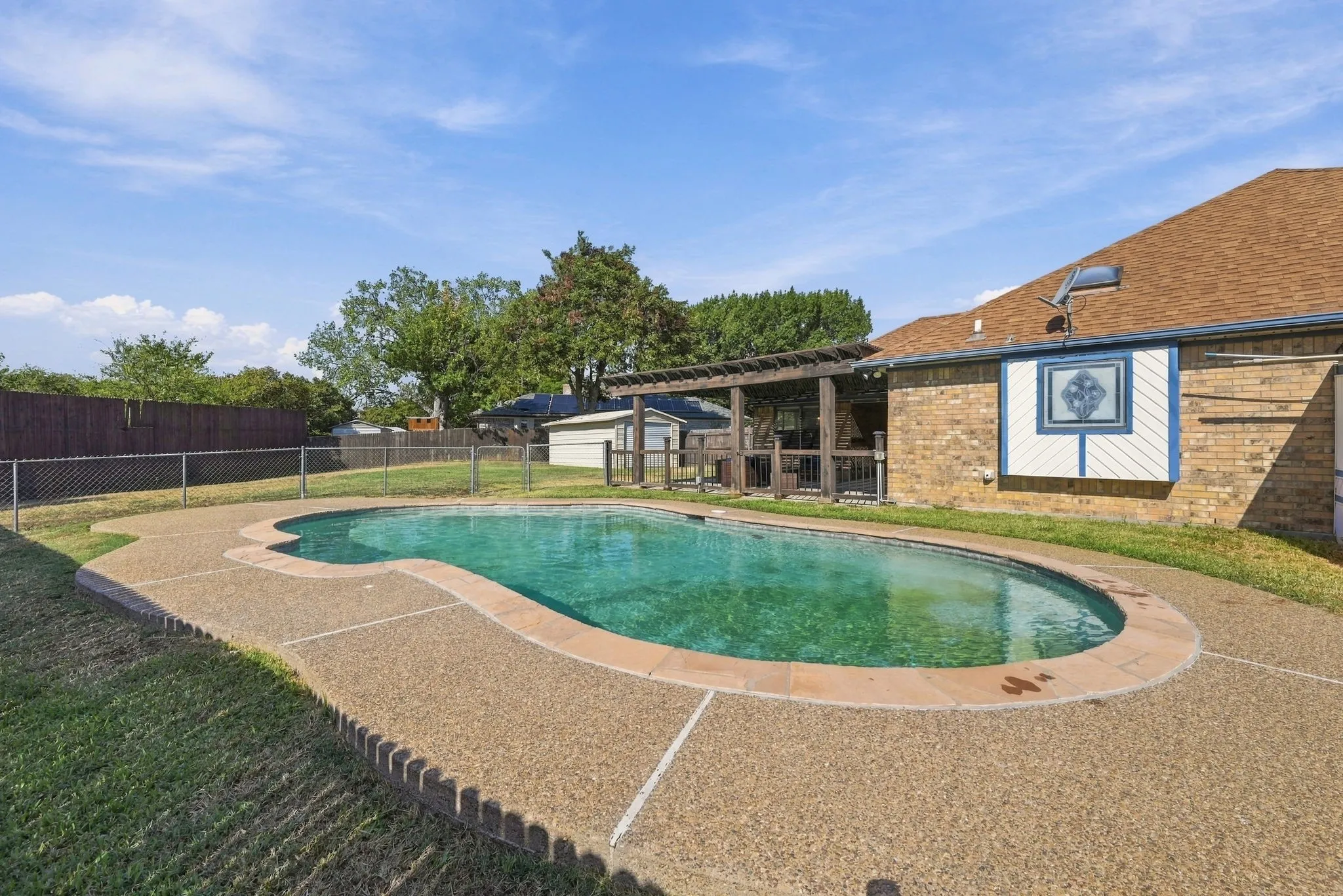 Single Family Residence For Sale in Tarrant County , 10201 Maverick Drive, Fort Worth, Texas 76108, 3 Bedroom, 2 Bathroom, 2 Garage spaces, 1,692 Sqft, built in 1987, mls#21386329, Real Estate Agent in Fort Worth, Homes For Sale in Tarrant county, Homes For Sale in Fort Worth, Realtor in Fort Worth Texas, Real Estate Brokerage Independent Realty Texas, Luminita Cordes Realtor