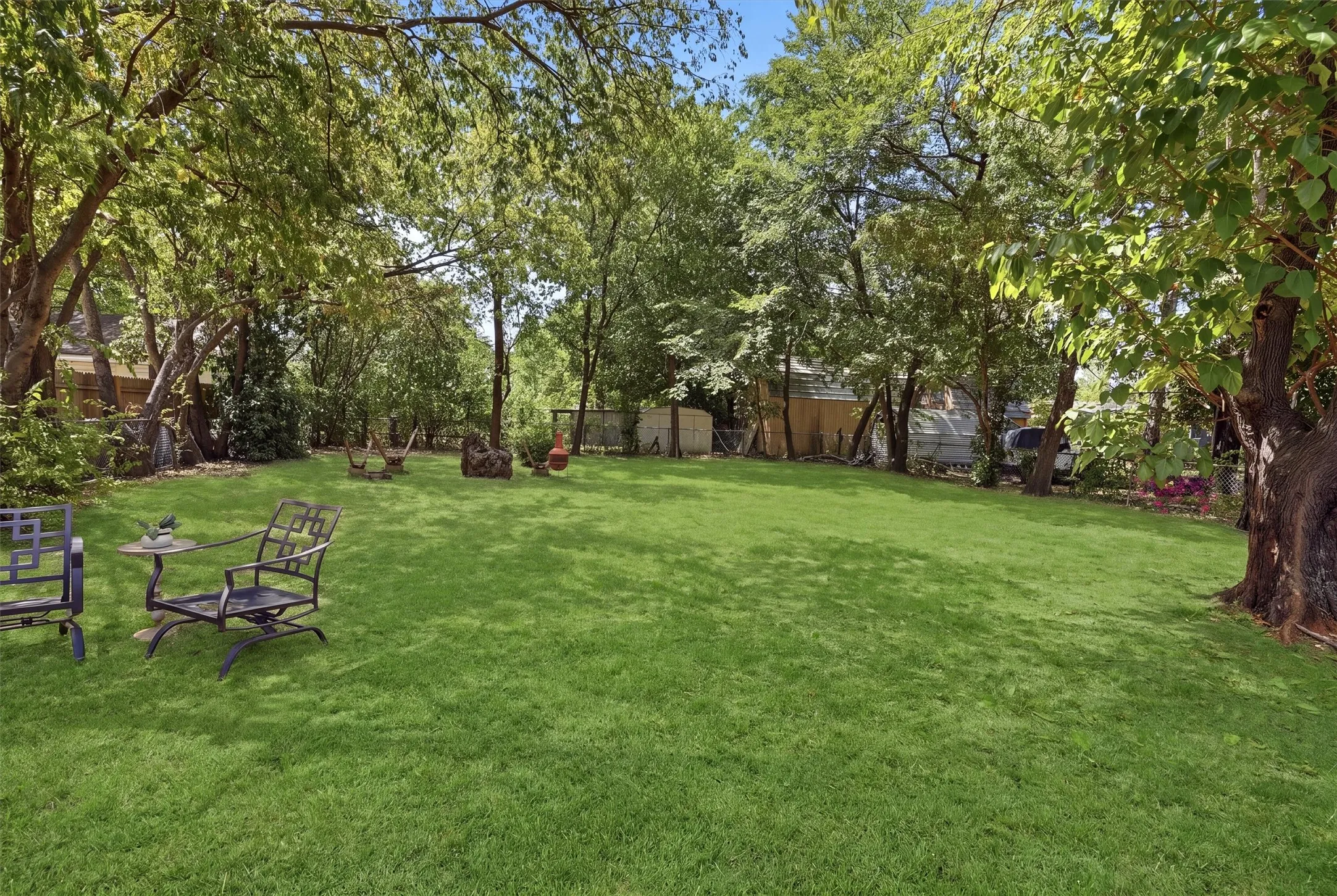 Single Family Residence For Sale in Hood County , 803 W Bluff Street, Granbury, Texas 76048, 3 Bedroom, 2 Bathroom, Garage spaces, 1,100 Sqft, built in 1958, mls#21386333, Real Estate Agent in Granbury, Homes For Sale in Hood county, Homes For Sale in Granbury, Realtor in Granbury Texas, Real Estate Brokerage Independent Realty Texas, Luminita Cordes Realtor