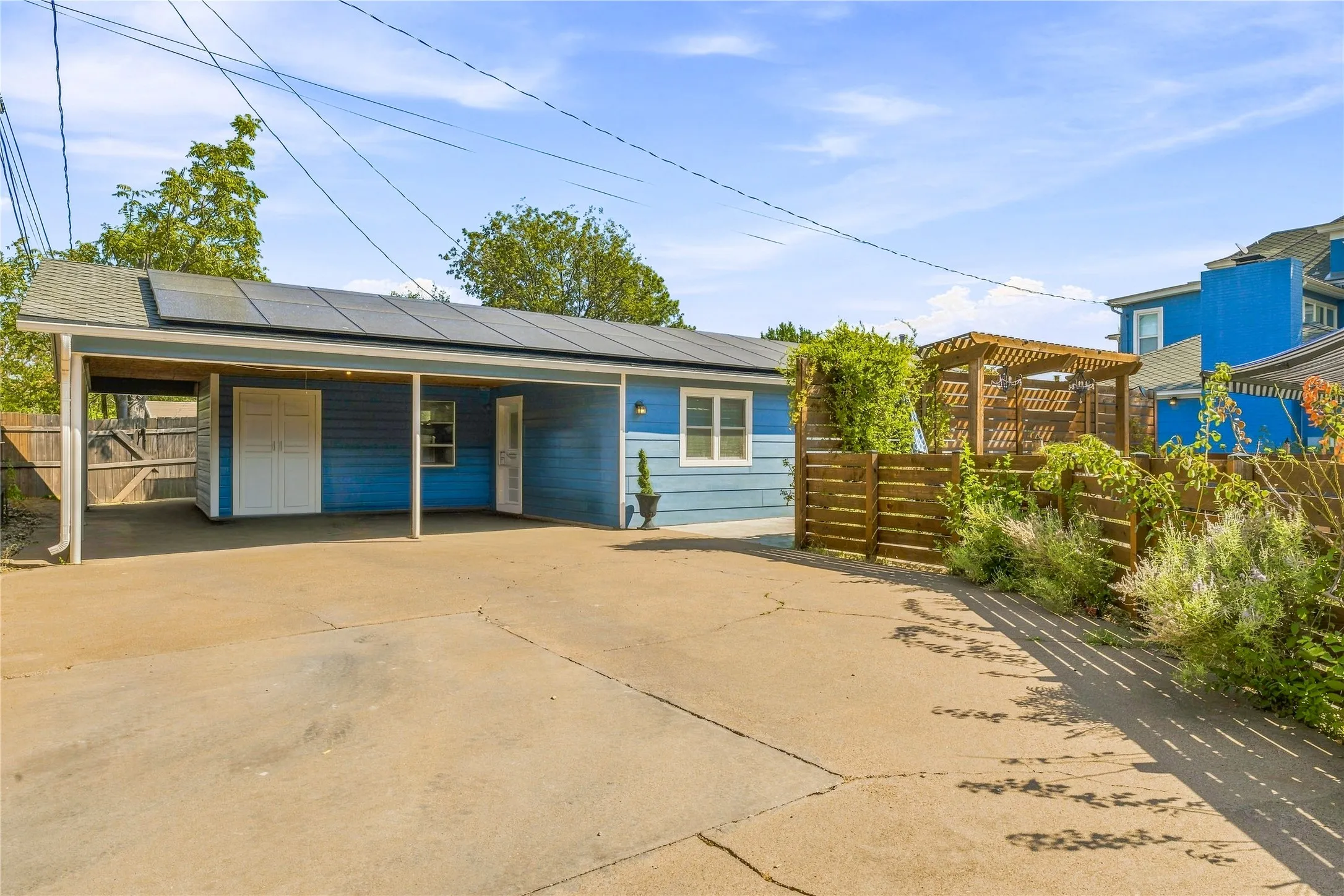 Single Family Residence For Sale in Young County , 730 Virginia Street, Graham, Texas 76450, 4 Bedroom, 3 Bathroom, Garage spaces, 4,148 Sqft, built in 1908, mls#21386138, Real Estate Agent in Graham, Homes For Sale in Young county, Homes For Sale in Graham, Realtor in Graham Texas, Real Estate Brokerage Independent Realty Texas, Luminita Cordes Realtor