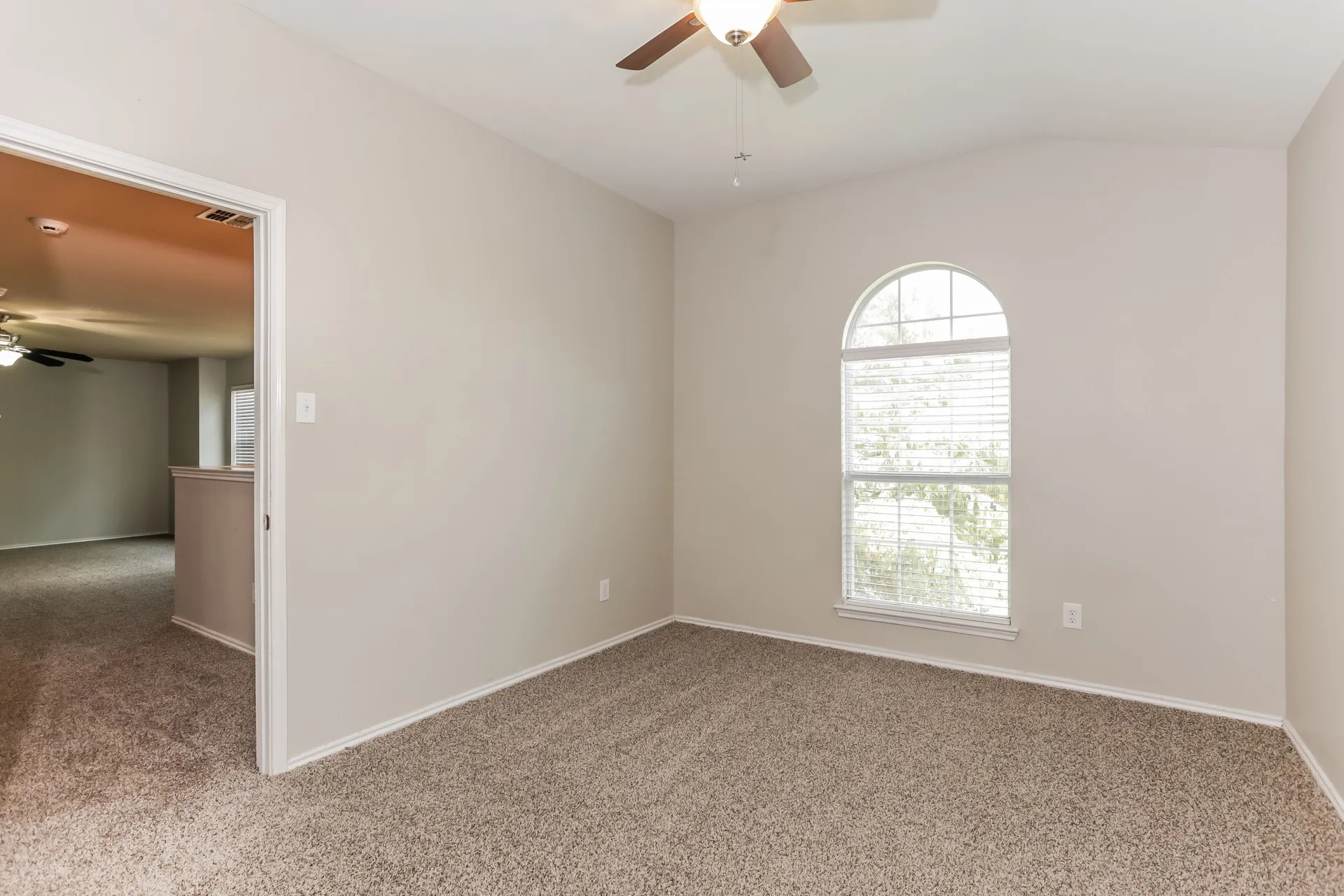 Single Family Residence For Rent in Tarrant County , 7439 Gallo, Grand Prairie, Texas 75054, 4 Bedroom, 3 Bathroom, 2 Garage spaces, 2,772 Sqft, built in 2007, mls#21386335, Real Estate Agent in Grand Prairie, Homes For Rent in Tarrant county, Homes For Rent in Grand Prairie, Realtor in Grand Prairie Texas, Real Estate Brokerage Independent Realty Texas, Luminita Cordes Realtor