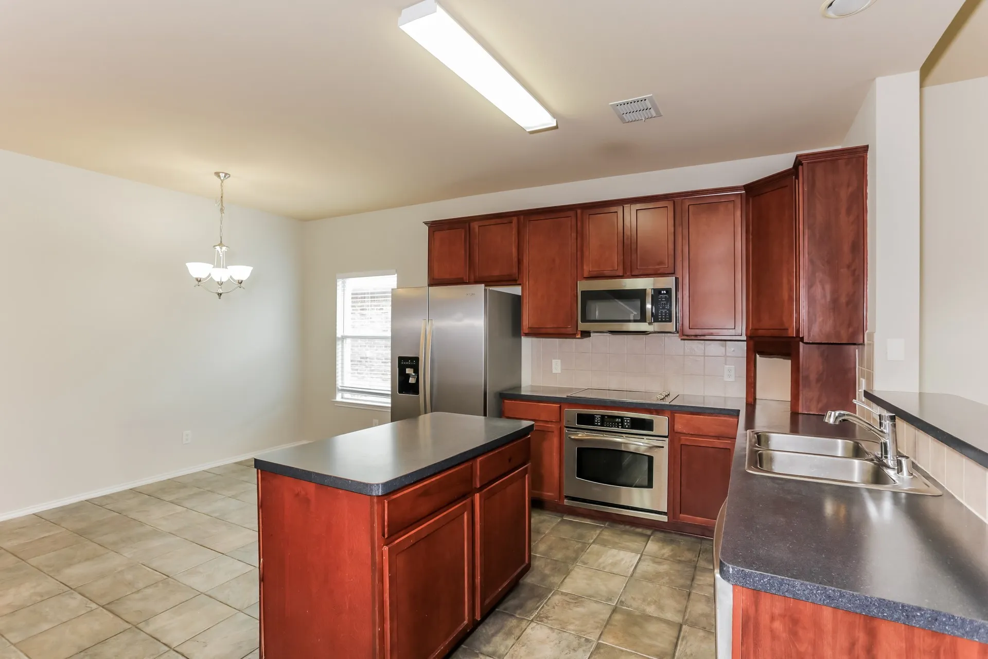 Single Family Residence For Rent in Tarrant County , 7439 Gallo, Grand Prairie, Texas 75054, 4 Bedroom, 3 Bathroom, 2 Garage spaces, 2,772 Sqft, built in 2007, mls#21386335, Real Estate Agent in Grand Prairie, Homes For Rent in Tarrant county, Homes For Rent in Grand Prairie, Realtor in Grand Prairie Texas, Real Estate Brokerage Independent Realty Texas, Luminita Cordes Realtor