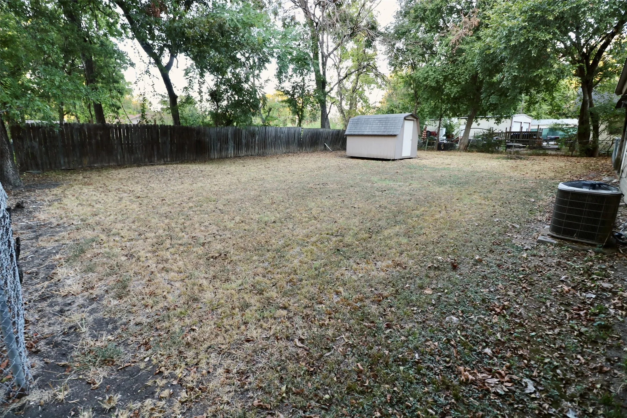 Single Family Residence For Sale in Lamar County , 308 Honey Grove St, Roxton, Texas 75477, 3 Bedroom, 2 Bathroom, Garage spaces, 1,396 Sqft, built in 1979, mls#21383647, Real Estate Agent in Roxton, Homes For Sale in Lamar county, Homes For Sale in Roxton, Realtor in Roxton Texas, Real Estate Brokerage Independent Realty Texas, Luminita Cordes Realtor