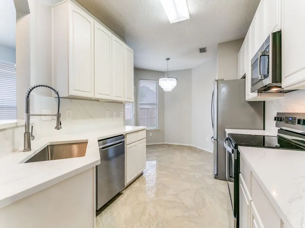 Single Family Residence For Sale in Denton County , 2225 Starleaf Place, Flower Mound, Texas 75022, 4 Bedroom, 3 Bathroom, 2 Garage spaces, 1,787 Sqft, built in 1996, mls#21386326, Real Estate Agent in Flower Mound, Homes For Sale in Denton county, Homes For Sale in Flower Mound, Realtor in Flower Mound Texas, Real Estate Brokerage Independent Realty Texas, Luminita Cordes Realtor