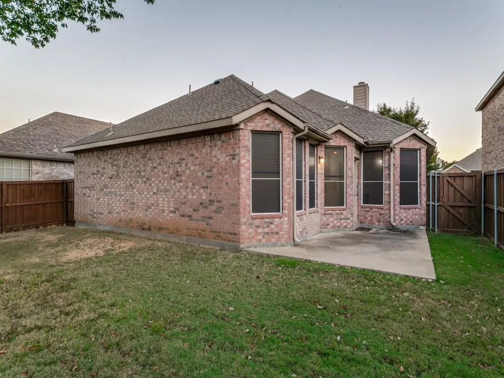 Single Family Residence For Sale in Denton County , 2225 Starleaf Place, Flower Mound, Texas 75022, 4 Bedroom, 3 Bathroom, 2 Garage spaces, 1,787 Sqft, built in 1996, mls#21386326, Real Estate Agent in Flower Mound, Homes For Sale in Denton county, Homes For Sale in Flower Mound, Realtor in Flower Mound Texas, Real Estate Brokerage Independent Realty Texas, Luminita Cordes Realtor