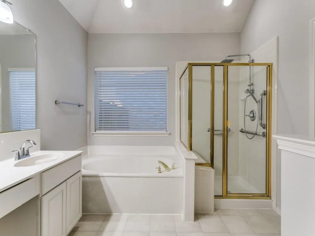 Single Family Residence For Sale in Denton County , 2225 Starleaf Place, Flower Mound, Texas 75022, 4 Bedroom, 3 Bathroom, 2 Garage spaces, 1,787 Sqft, built in 1996, mls#21386326, Real Estate Agent in Flower Mound, Homes For Sale in Denton county, Homes For Sale in Flower Mound, Realtor in Flower Mound Texas, Real Estate Brokerage Independent Realty Texas, Luminita Cordes Realtor