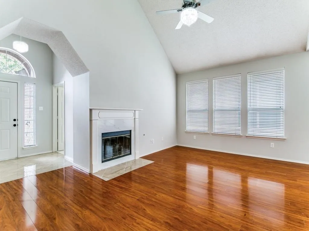 Single Family Residence For Sale in Denton County , 2225 Starleaf Place, Flower Mound, Texas 75022, 4 Bedroom, 3 Bathroom, 2 Garage spaces, 1,787 Sqft, built in 1996, mls#21386326, Real Estate Agent in Flower Mound, Homes For Sale in Denton county, Homes For Sale in Flower Mound, Realtor in Flower Mound Texas, Real Estate Brokerage Independent Realty Texas, Luminita Cordes Realtor