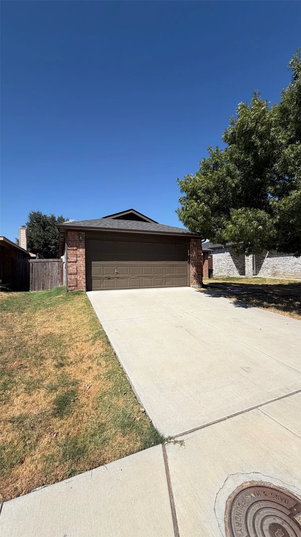 Single Family Residence For Rent in Denton County , 1035 Port Isabel Drive, Little Elm, Texas 75068, 3 Bedroom, 2 Bathroom, 2 Garage spaces, 1,560 Sqft, built in 2001, mls#21386264, Real Estate Agent in Little Elm, Homes For Rent in Denton county, Homes For Rent in Little Elm, Realtor in Little Elm Texas, Real Estate Brokerage Independent Realty Texas, Luminita Cordes Realtor