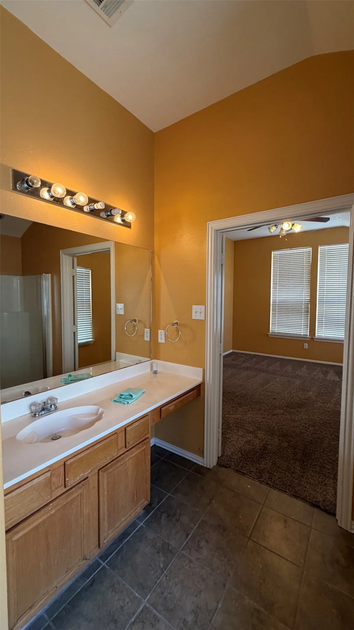 Single Family Residence For Rent in Denton County , 1035 Port Isabel Drive, Little Elm, Texas 75068, 3 Bedroom, 2 Bathroom, 2 Garage spaces, 1,560 Sqft, built in 2001, mls#21386264, Real Estate Agent in Little Elm, Homes For Rent in Denton county, Homes For Rent in Little Elm, Realtor in Little Elm Texas, Real Estate Brokerage Independent Realty Texas, Luminita Cordes Realtor