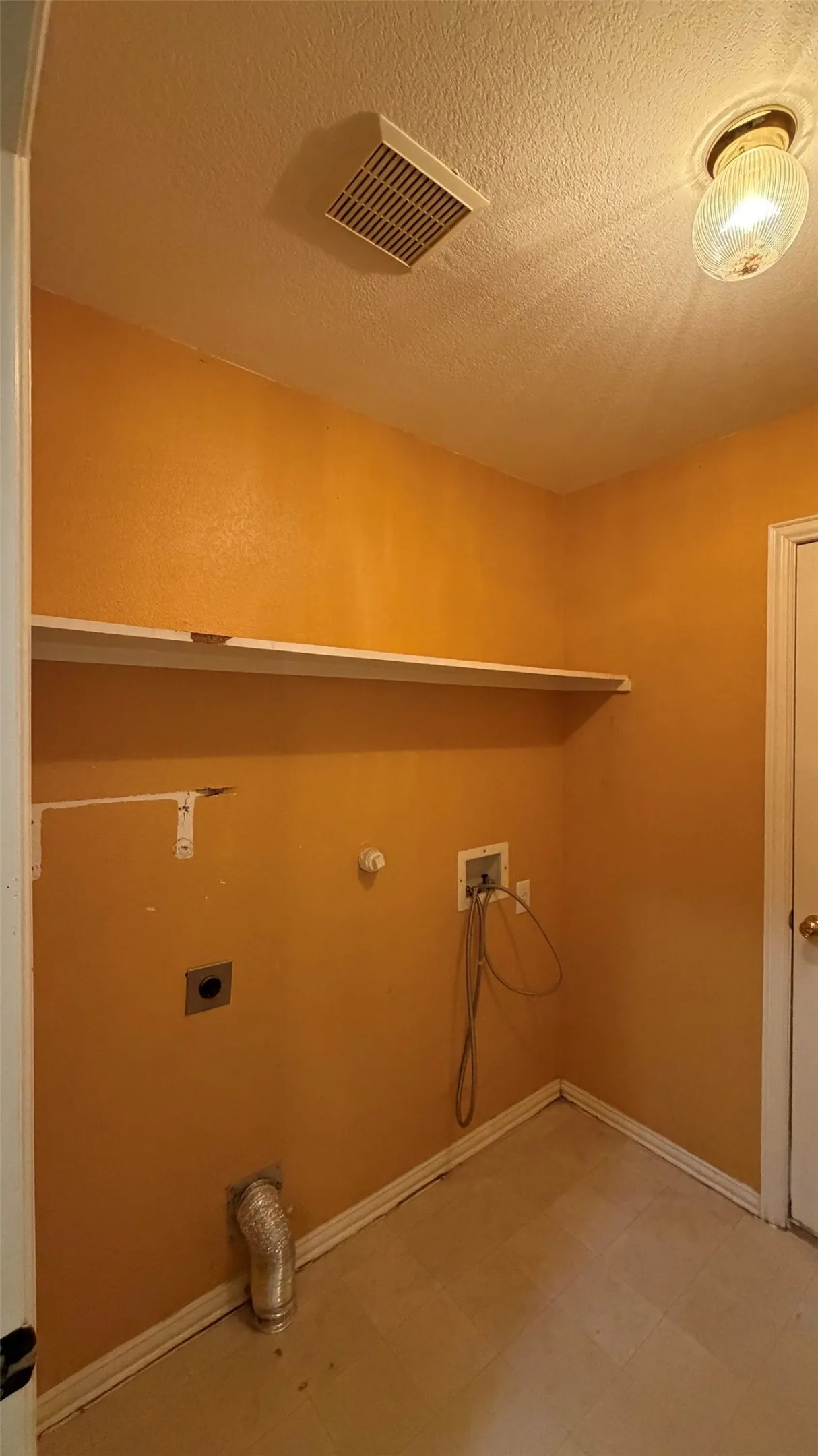 Single Family Residence For Rent in Denton County , 1035 Port Isabel Drive, Little Elm, Texas 75068, 3 Bedroom, 2 Bathroom, 2 Garage spaces, 1,560 Sqft, built in 2001, mls#21386264, Real Estate Agent in Little Elm, Homes For Rent in Denton county, Homes For Rent in Little Elm, Realtor in Little Elm Texas, Real Estate Brokerage Independent Realty Texas, Luminita Cordes Realtor