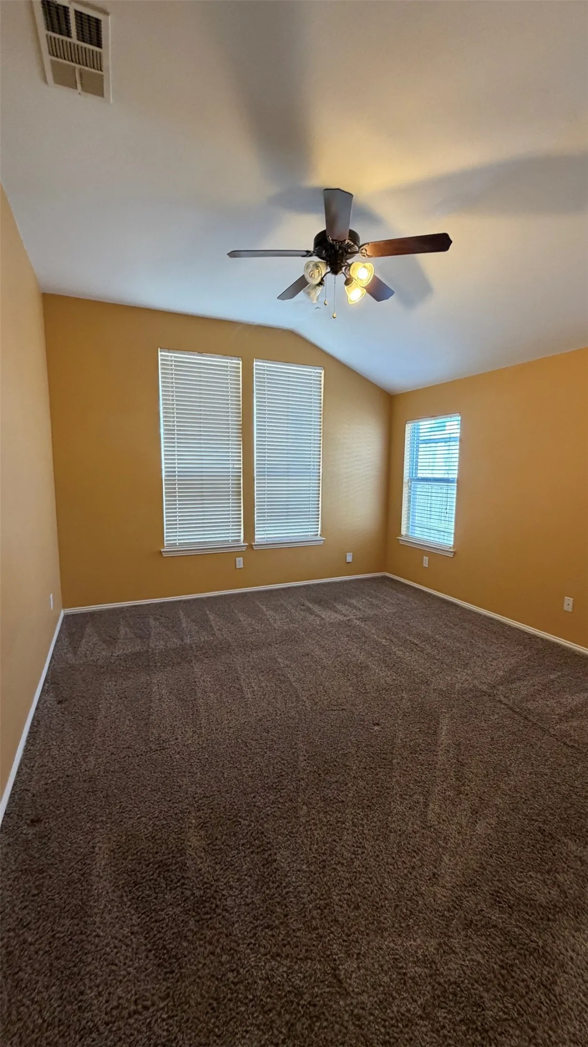 Single Family Residence For Rent in Denton County , 1035 Port Isabel Drive, Little Elm, Texas 75068, 3 Bedroom, 2 Bathroom, 2 Garage spaces, 1,560 Sqft, built in 2001, mls#21386264, Real Estate Agent in Little Elm, Homes For Rent in Denton county, Homes For Rent in Little Elm, Realtor in Little Elm Texas, Real Estate Brokerage Independent Realty Texas, Luminita Cordes Realtor