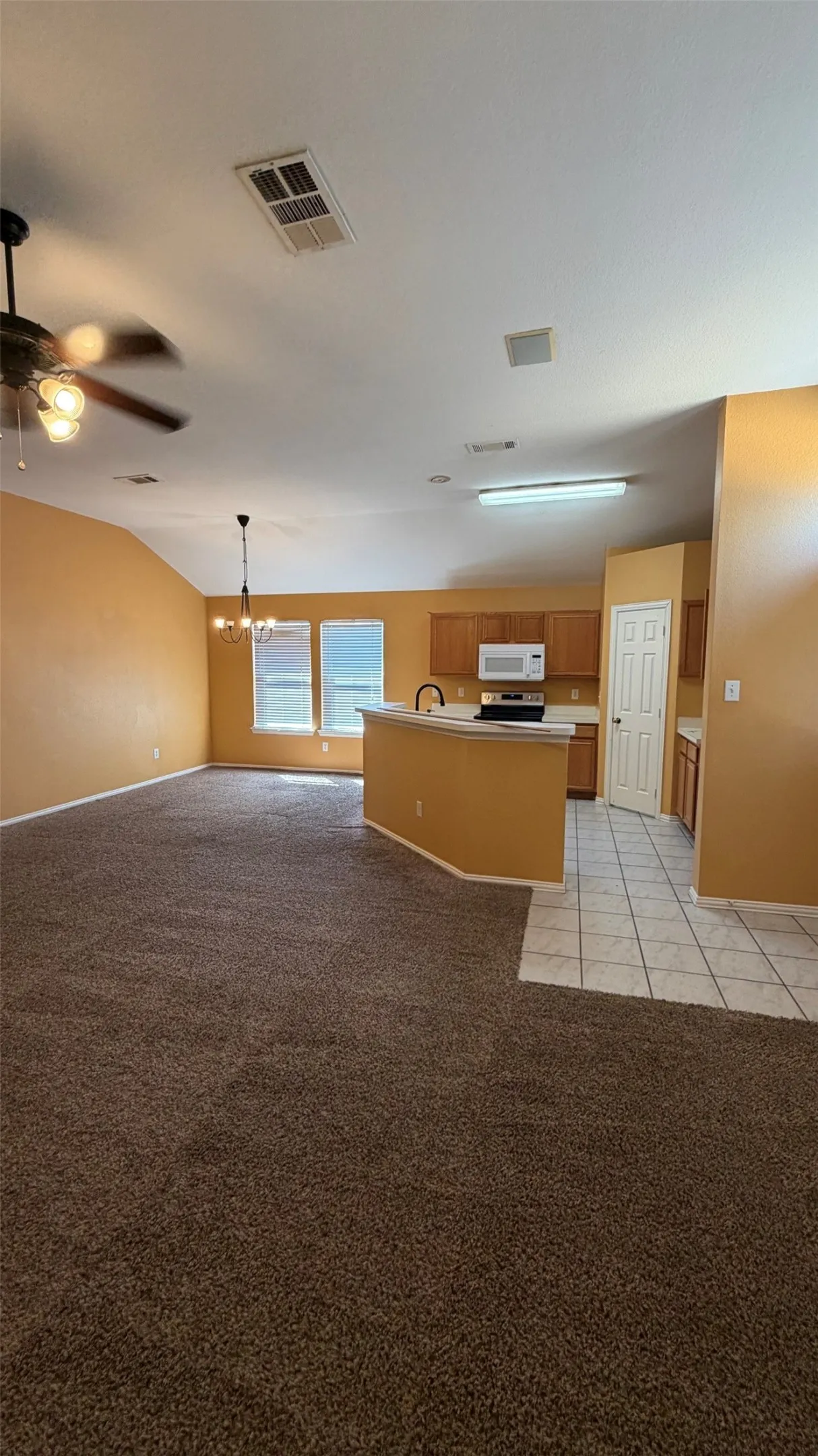 Single Family Residence For Rent in Denton County , 1035 Port Isabel Drive, Little Elm, Texas 75068, 3 Bedroom, 2 Bathroom, 2 Garage spaces, 1,560 Sqft, built in 2001, mls#21386264, Real Estate Agent in Little Elm, Homes For Rent in Denton county, Homes For Rent in Little Elm, Realtor in Little Elm Texas, Real Estate Brokerage Independent Realty Texas, Luminita Cordes Realtor