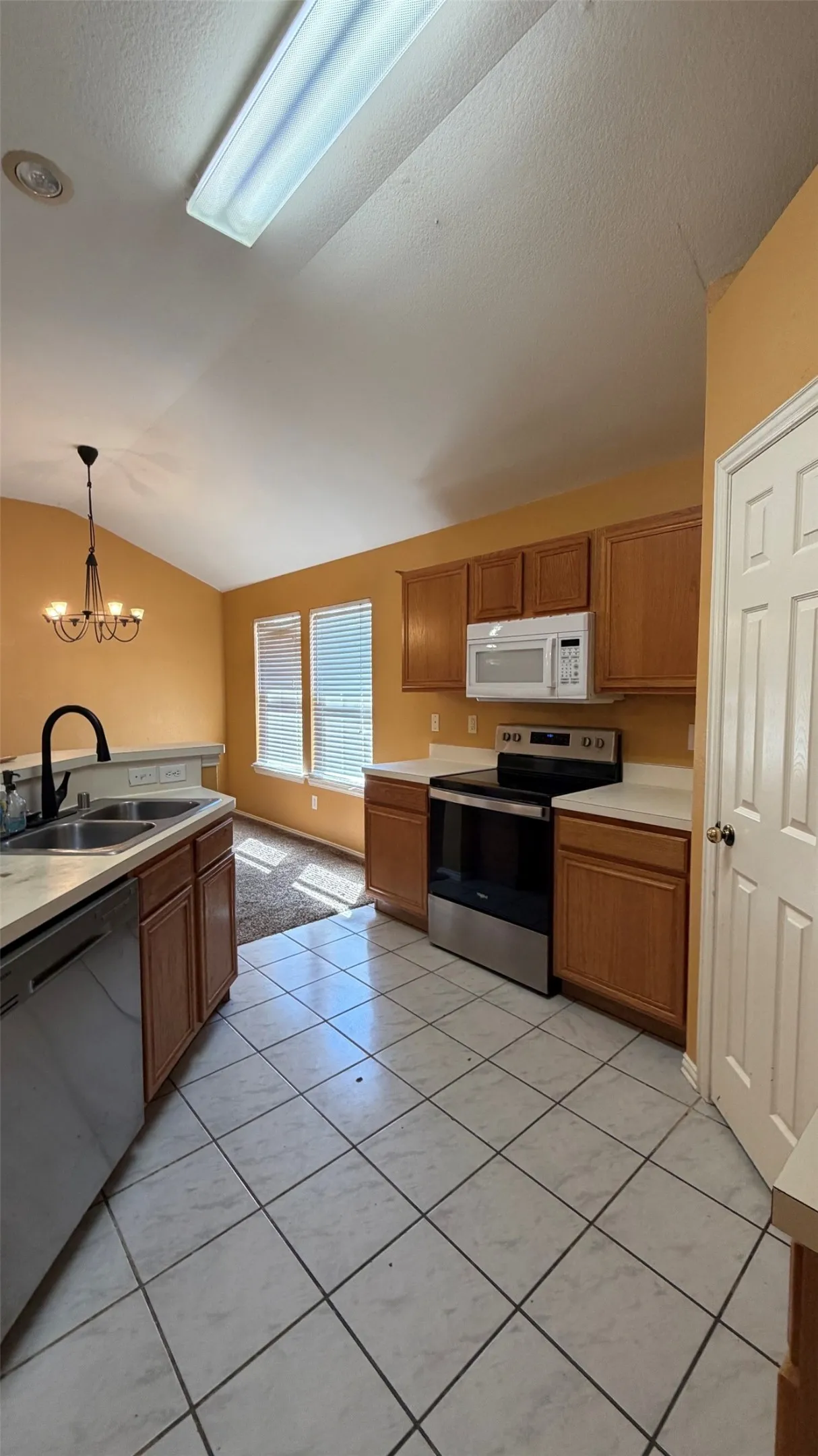 Single Family Residence For Rent in Denton County , 1035 Port Isabel Drive, Little Elm, Texas 75068, 3 Bedroom, 2 Bathroom, 2 Garage spaces, 1,560 Sqft, built in 2001, mls#21386264, Real Estate Agent in Little Elm, Homes For Rent in Denton county, Homes For Rent in Little Elm, Realtor in Little Elm Texas, Real Estate Brokerage Independent Realty Texas, Luminita Cordes Realtor