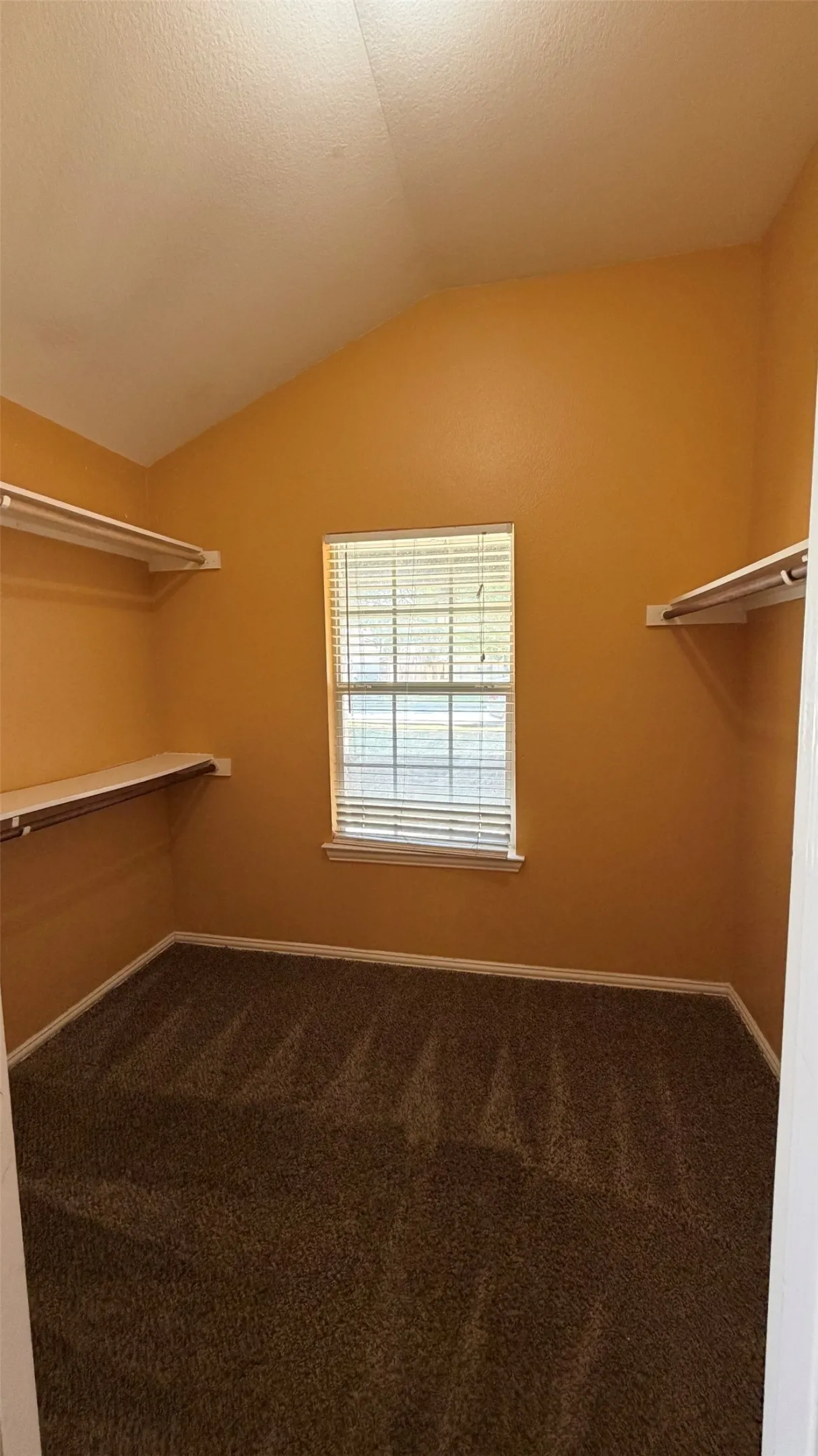 Single Family Residence For Rent in Denton County , 1035 Port Isabel Drive, Little Elm, Texas 75068, 3 Bedroom, 2 Bathroom, 2 Garage spaces, 1,560 Sqft, built in 2001, mls#21386264, Real Estate Agent in Little Elm, Homes For Rent in Denton county, Homes For Rent in Little Elm, Realtor in Little Elm Texas, Real Estate Brokerage Independent Realty Texas, Luminita Cordes Realtor