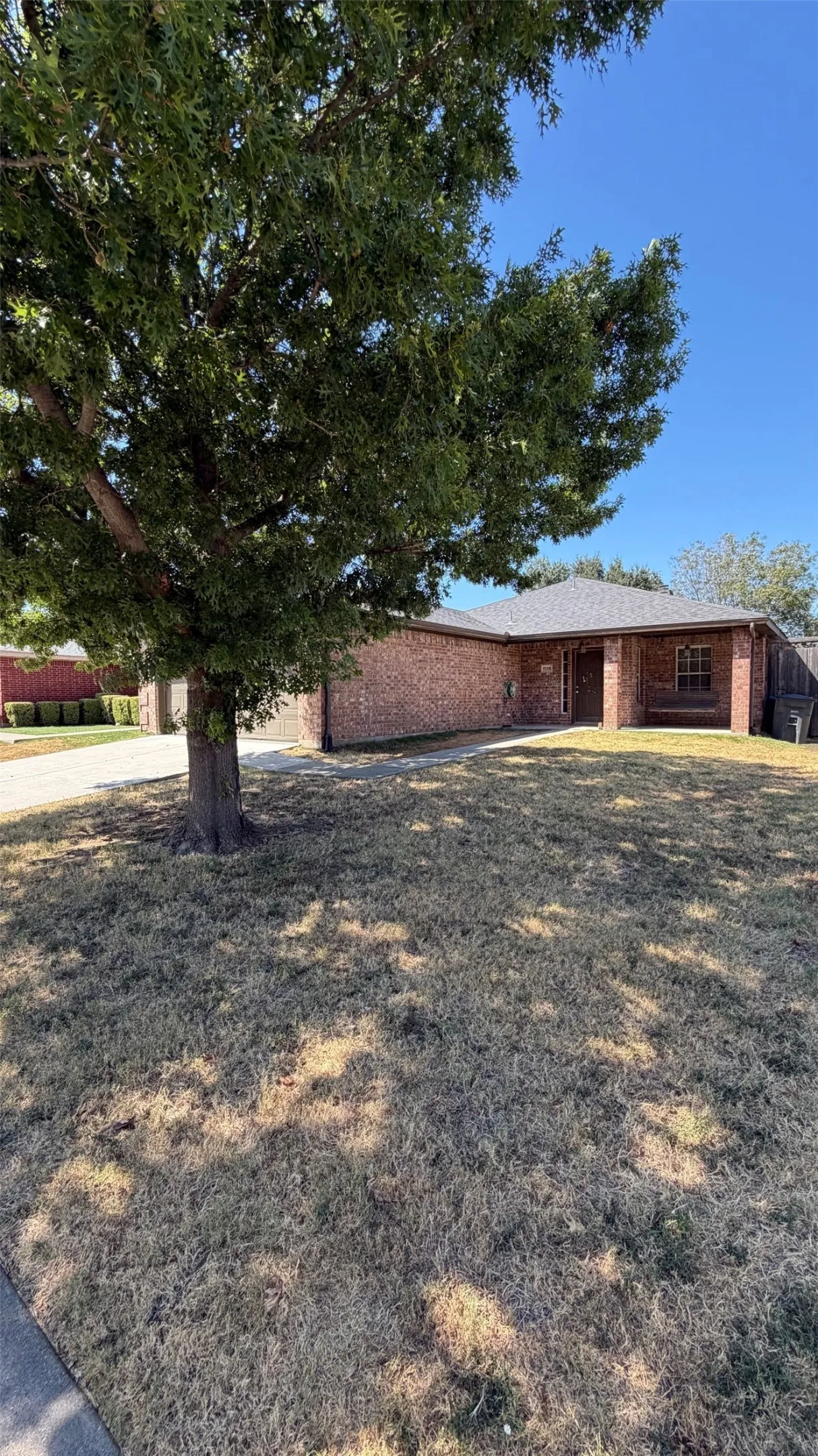 Single Family Residence For Rent in Denton County , 1035 Port Isabel Drive, Little Elm, Texas 75068, 3 Bedroom, 2 Bathroom, 2 Garage spaces, 1,560 Sqft, built in 2001, mls#21386264, Real Estate Agent in Little Elm, Homes For Rent in Denton county, Homes For Rent in Little Elm, Realtor in Little Elm Texas, Real Estate Brokerage Independent Realty Texas, Luminita Cordes Realtor