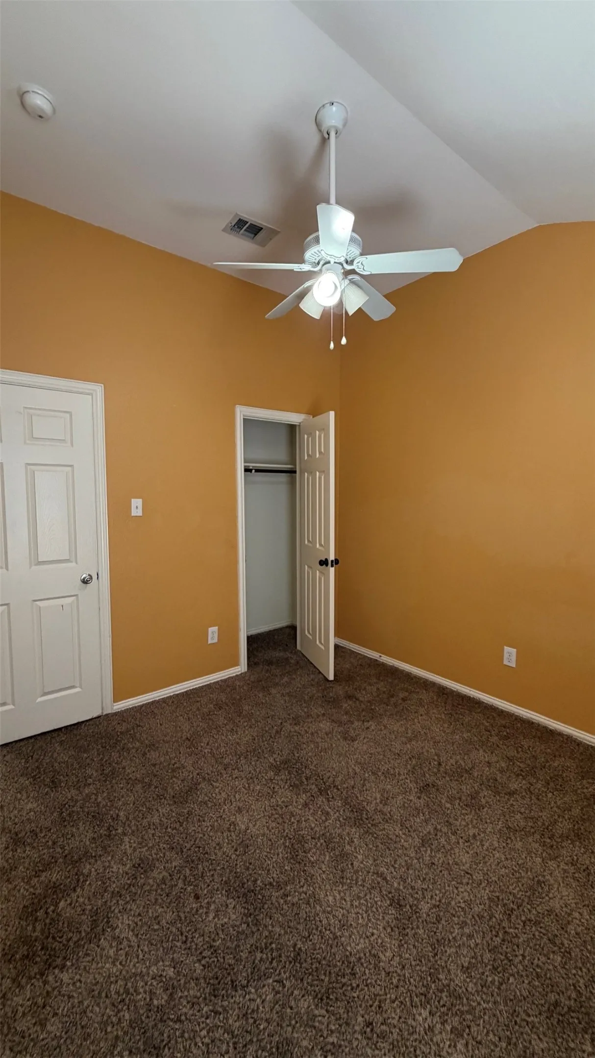 Single Family Residence For Rent in Denton County , 1035 Port Isabel Drive, Little Elm, Texas 75068, 3 Bedroom, 2 Bathroom, 2 Garage spaces, 1,560 Sqft, built in 2001, mls#21386264, Real Estate Agent in Little Elm, Homes For Rent in Denton county, Homes For Rent in Little Elm, Realtor in Little Elm Texas, Real Estate Brokerage Independent Realty Texas, Luminita Cordes Realtor