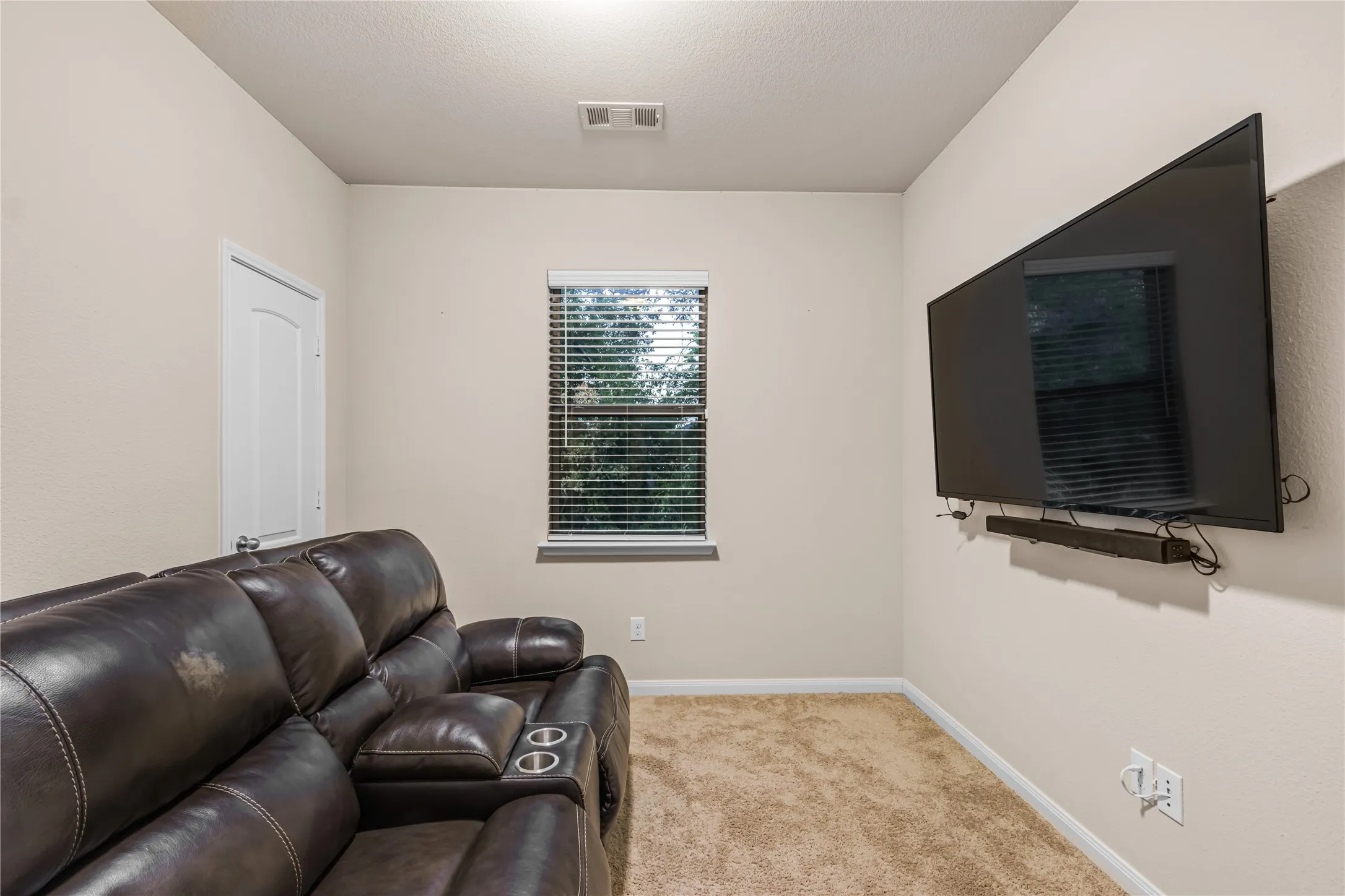 Single Family Residence For Rent in Collin County , 1401 Park Trails Boulevard, Princeton, Texas 75407, 3 Bedroom, 2 Bathroom, 2 Garage spaces, 1,658 Sqft, built in 2019, mls#21382868, Real Estate Agent in Princeton, Homes For Rent in Collin county, Homes For Rent in Princeton, Realtor in Princeton Texas, Real Estate Brokerage Independent Realty Texas, Luminita Cordes Realtor