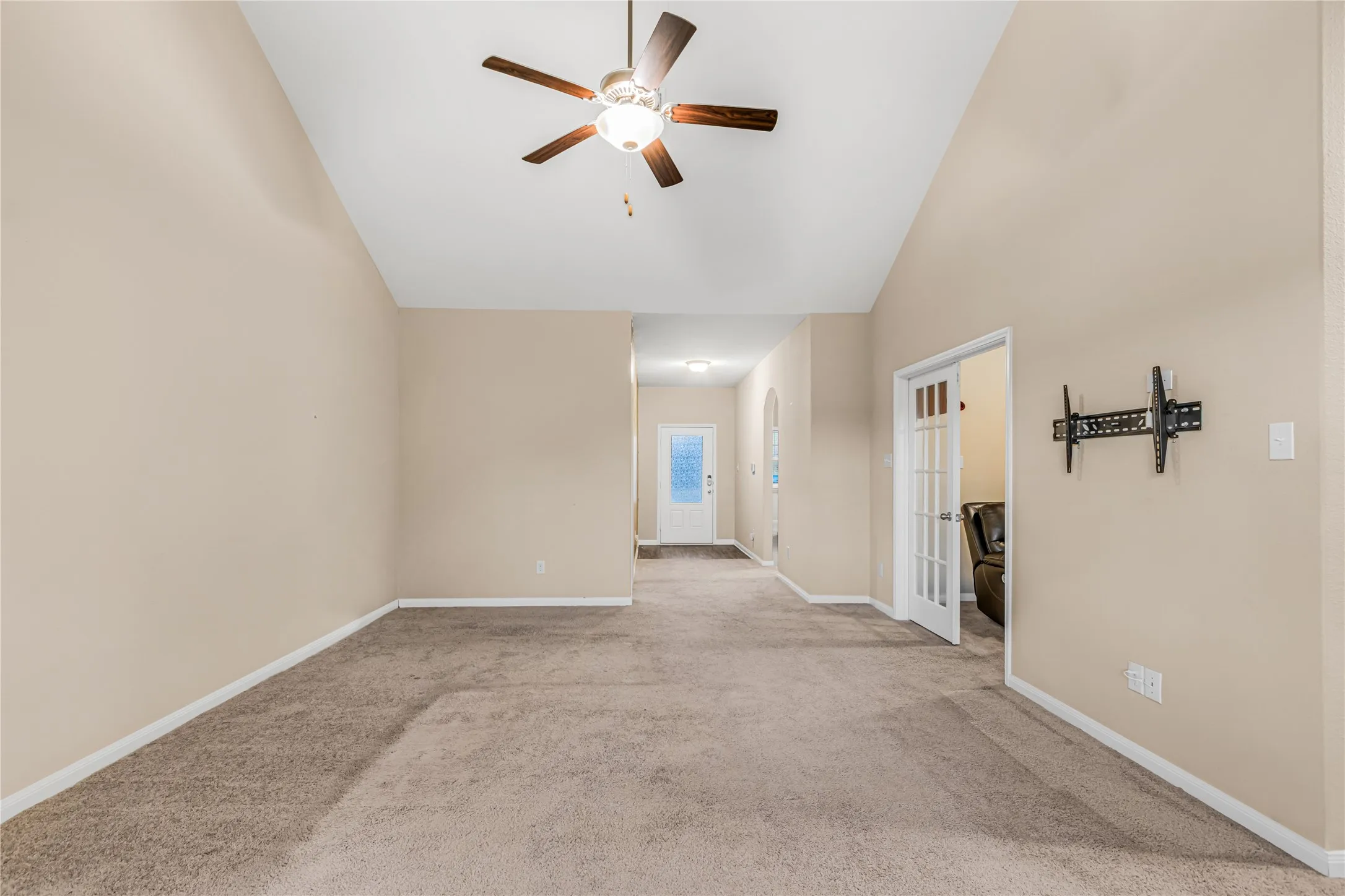 Single Family Residence For Rent in Collin County , 1401 Park Trails Boulevard, Princeton, Texas 75407, 3 Bedroom, 2 Bathroom, 2 Garage spaces, 1,658 Sqft, built in 2019, mls#21382868, Real Estate Agent in Princeton, Homes For Rent in Collin county, Homes For Rent in Princeton, Realtor in Princeton Texas, Real Estate Brokerage Independent Realty Texas, Luminita Cordes Realtor
