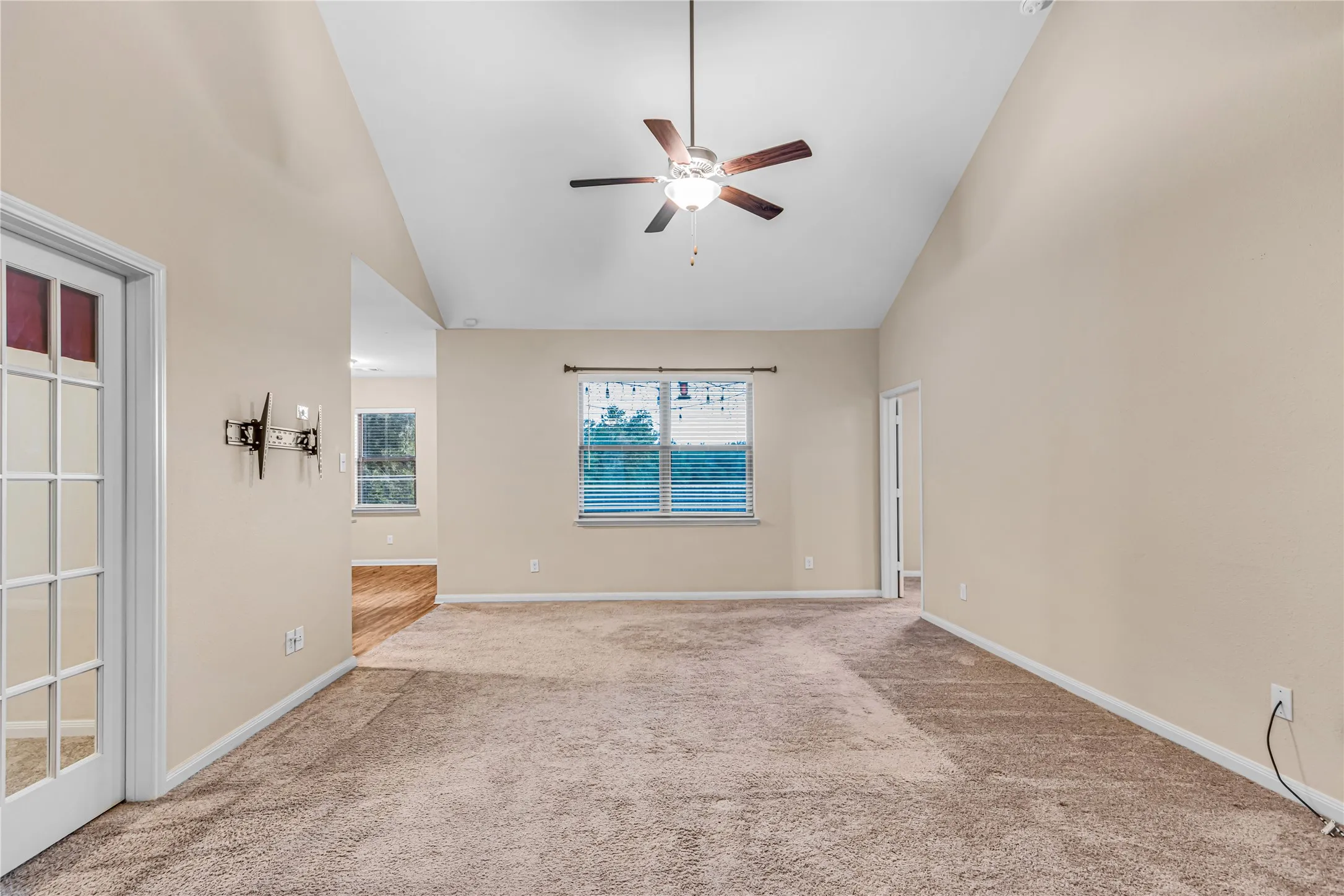 Single Family Residence For Rent in Collin County , 1401 Park Trails Boulevard, Princeton, Texas 75407, 3 Bedroom, 2 Bathroom, 2 Garage spaces, 1,658 Sqft, built in 2019, mls#21382868, Real Estate Agent in Princeton, Homes For Rent in Collin county, Homes For Rent in Princeton, Realtor in Princeton Texas, Real Estate Brokerage Independent Realty Texas, Luminita Cordes Realtor