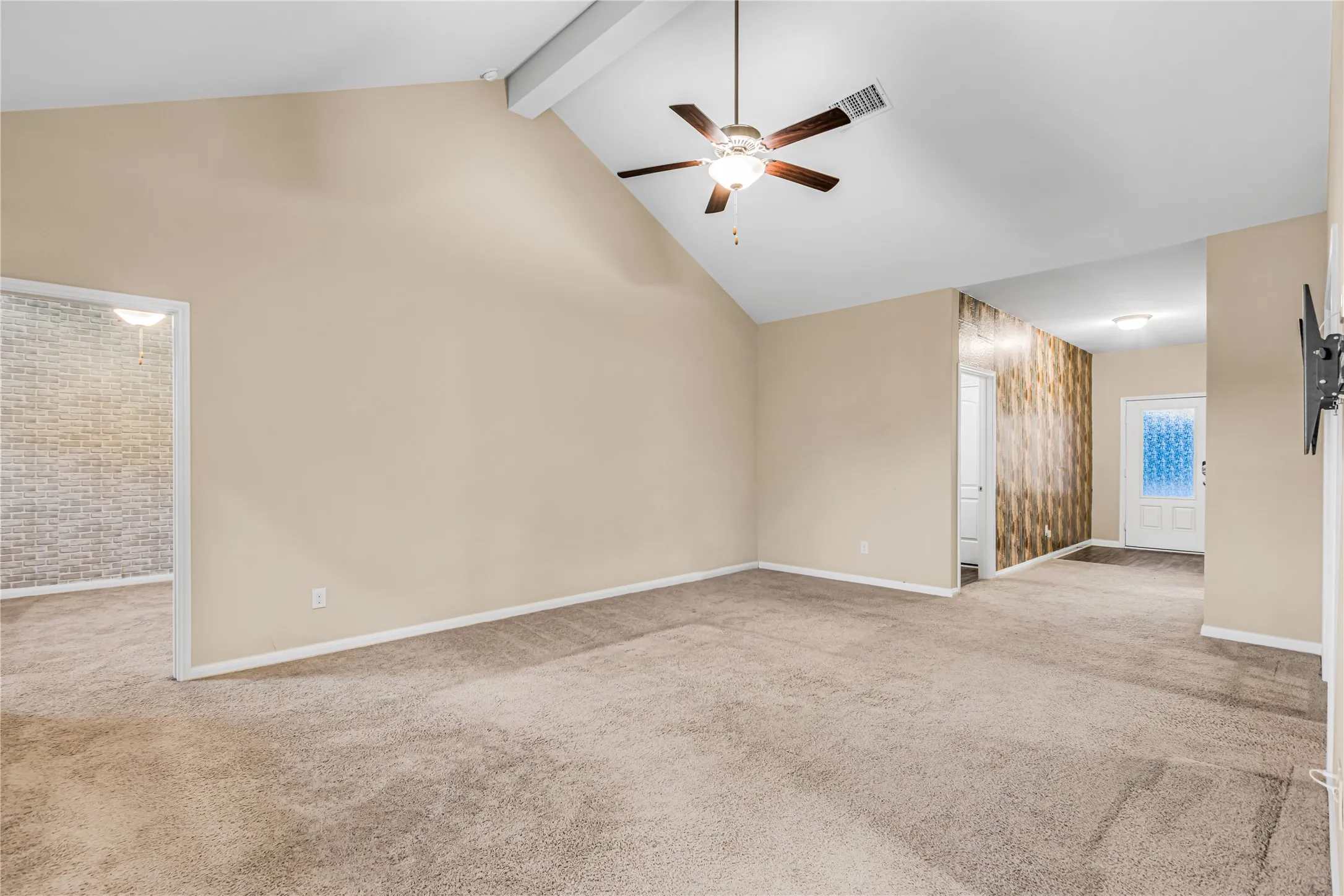 Single Family Residence For Rent in Collin County , 1401 Park Trails Boulevard, Princeton, Texas 75407, 3 Bedroom, 2 Bathroom, 2 Garage spaces, 1,658 Sqft, built in 2019, mls#21382868, Real Estate Agent in Princeton, Homes For Rent in Collin county, Homes For Rent in Princeton, Realtor in Princeton Texas, Real Estate Brokerage Independent Realty Texas, Luminita Cordes Realtor
