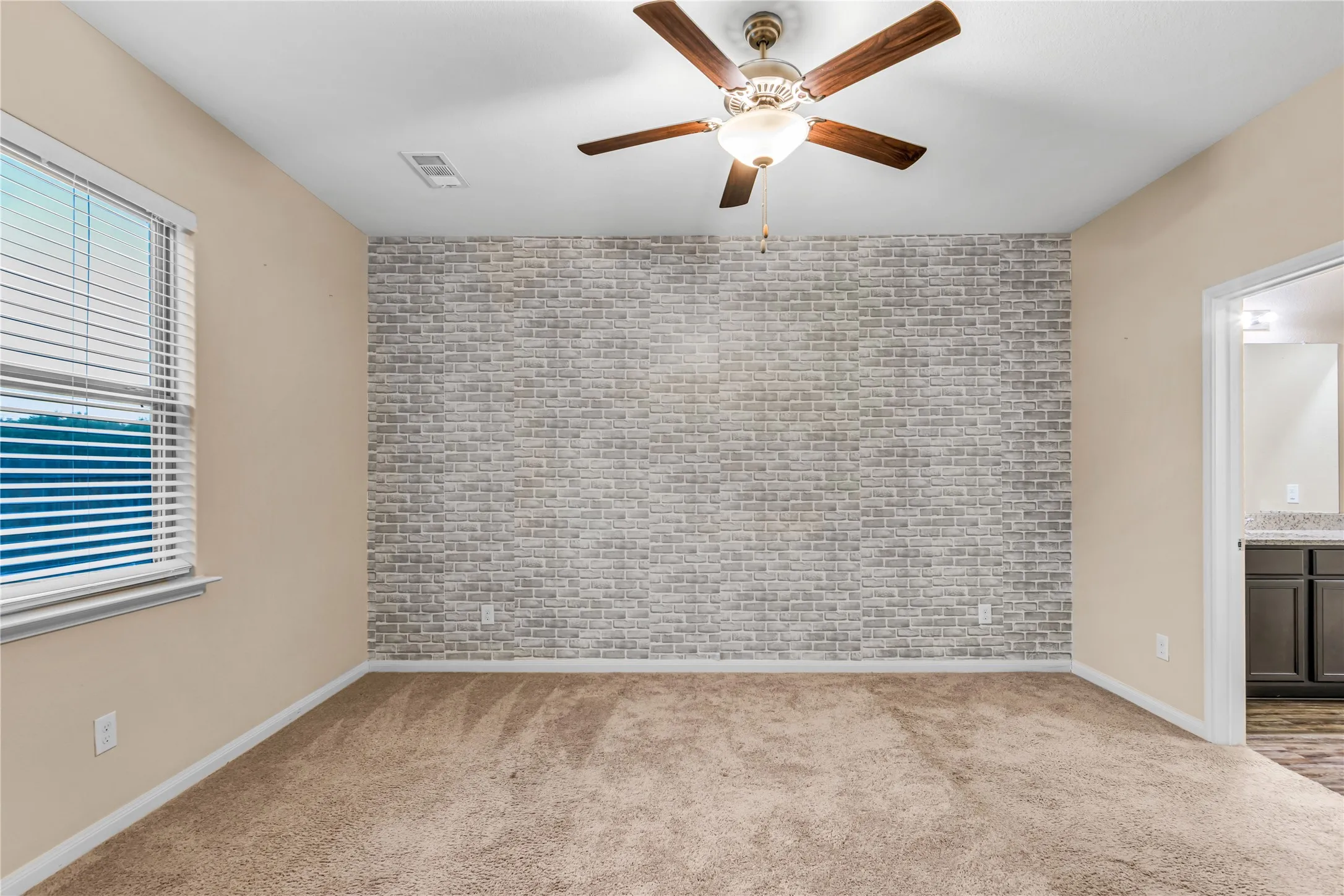 Single Family Residence For Rent in Collin County , 1401 Park Trails Boulevard, Princeton, Texas 75407, 3 Bedroom, 2 Bathroom, 2 Garage spaces, 1,658 Sqft, built in 2019, mls#21382868, Real Estate Agent in Princeton, Homes For Rent in Collin county, Homes For Rent in Princeton, Realtor in Princeton Texas, Real Estate Brokerage Independent Realty Texas, Luminita Cordes Realtor