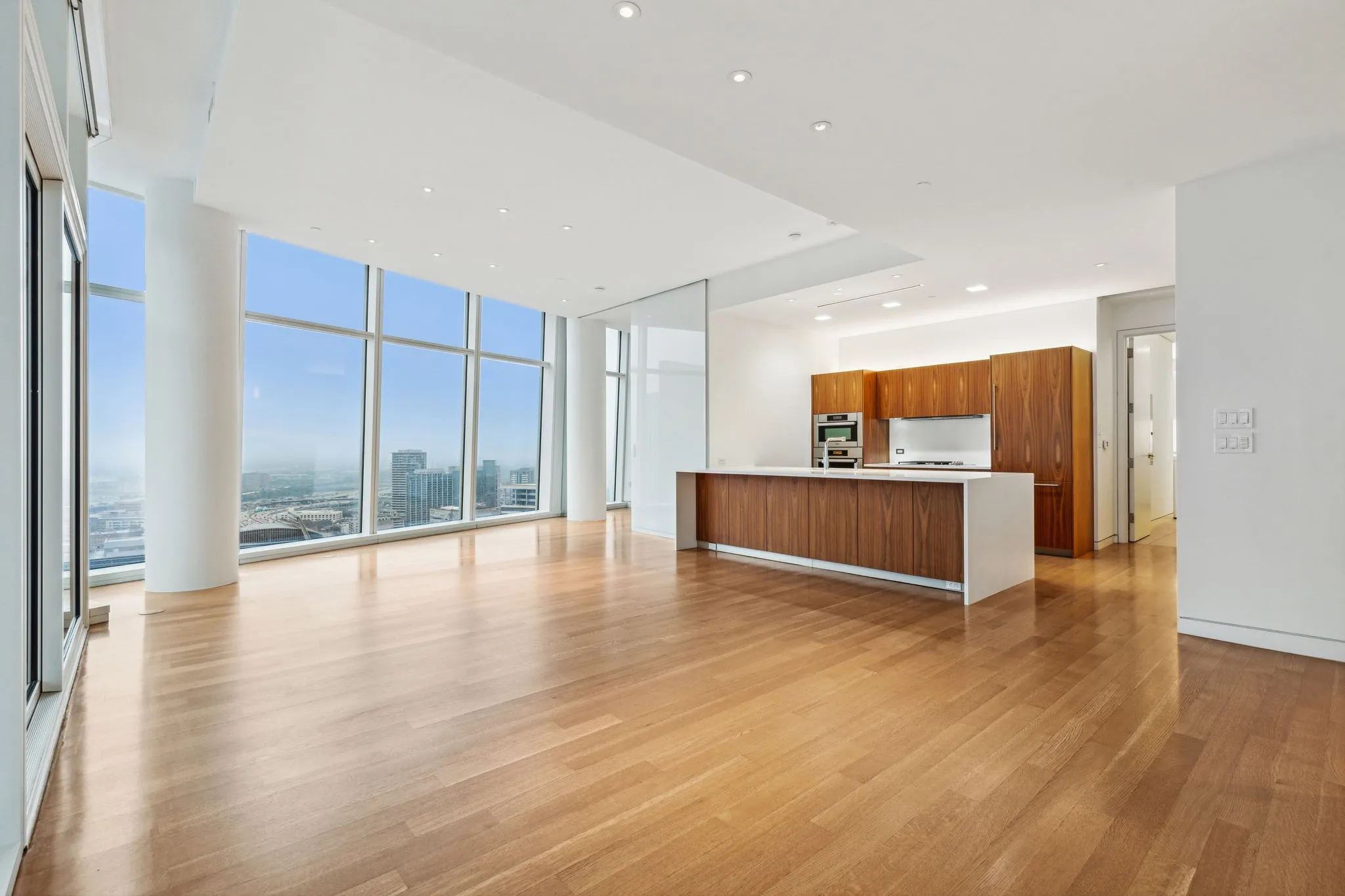 Condominium For Rent in Dallas County , 1918 Olive Street 2703, Dallas, Texas 75201, 1 Bedroom, 2 Bathroom, 2 Garage spaces, 1,867 Sqft, built in 2013, mls#21386321, Real Estate Agent in Dallas, Homes For Rent in Dallas county, Homes For Rent in Dallas, Realtor in Dallas Texas, Real Estate Brokerage Independent Realty Texas, Luminita Cordes Realtor
