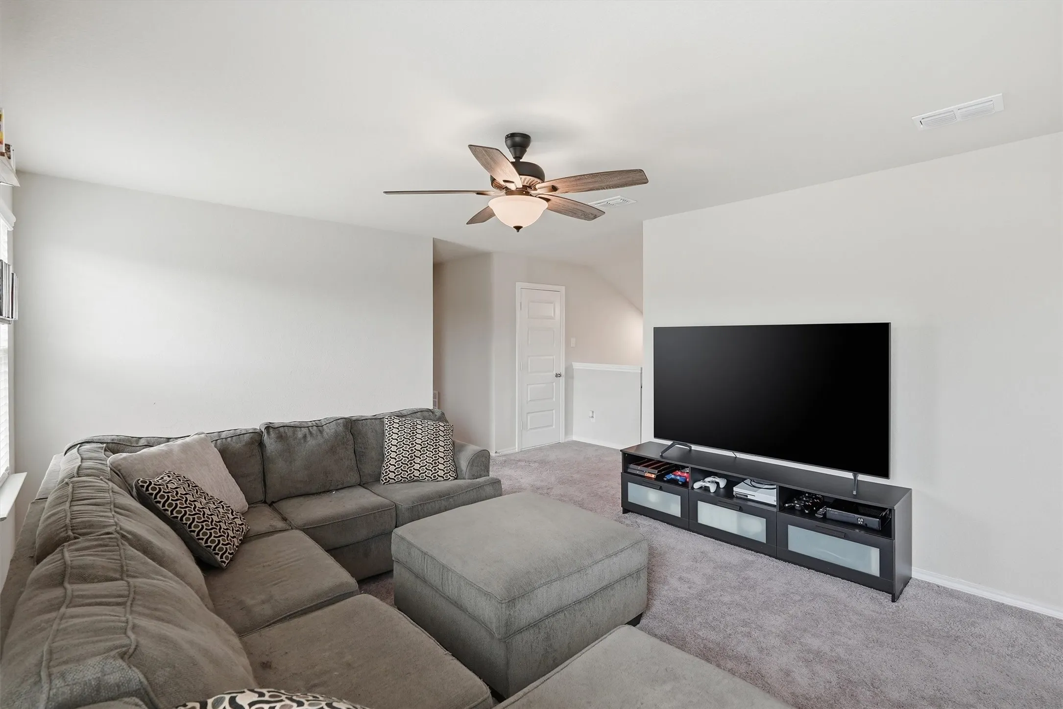 Single Family Residence For Sale in Johnson County , 8109 KORAT, Godley, Texas 76044, 4 Bedroom, 3 Bathroom, 2 Garage spaces, 2,306 Sqft, built in 2023, mls#21385949, Real Estate Agent in Godley, Homes For Sale in Johnson county, Homes For Sale in Godley, Realtor in Godley Texas, Real Estate Brokerage Independent Realty Texas, Luminita Cordes Realtor