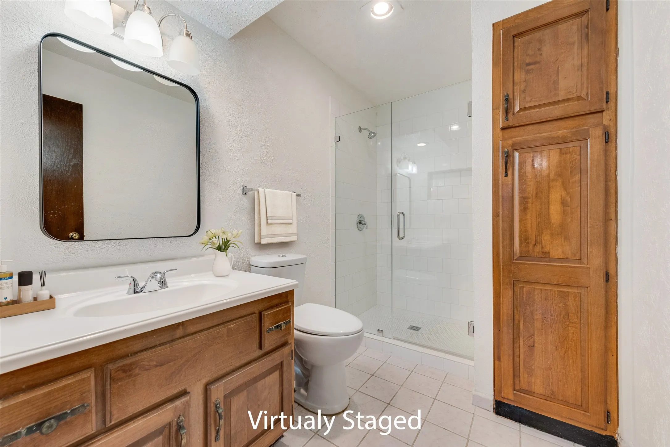 Single Family Residence For Rent in Dallas County , 10906 Listi Drive, Dallas, Texas 75238, 3 Bedroom, 2 Bathroom, 2 Garage spaces, 1,548 Sqft, built in 1981, mls#21386348, Real Estate Agent in Dallas, Homes For Rent in Dallas county, Homes For Rent in Dallas, Realtor in Dallas Texas, Real Estate Brokerage Independent Realty Texas, Luminita Cordes Realtor