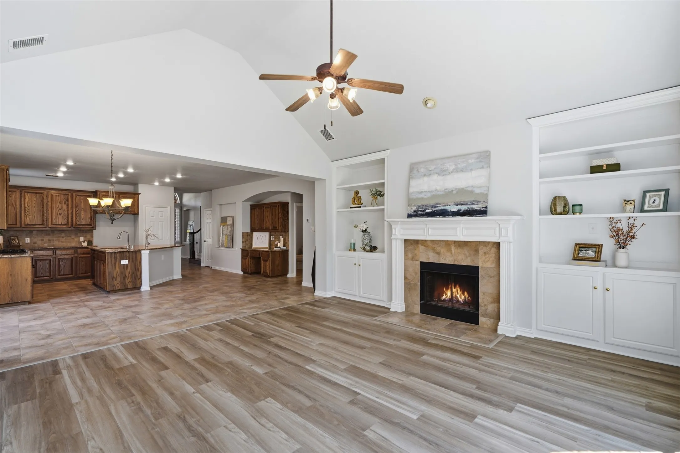 Single Family Residence For Sale in Collin County , 6811 Bendbrook Drive, Frisco, Texas 75035, 4 Bedroom, 4 Bathroom, 2 Garage spaces, 3,053 Sqft, built in 2003, mls#21380192, Real Estate Agent in Frisco, Homes For Sale in Collin county, Homes For Sale in Frisco, Realtor in Frisco Texas, Real Estate Brokerage Independent Realty Texas, Luminita Cordes Realtor