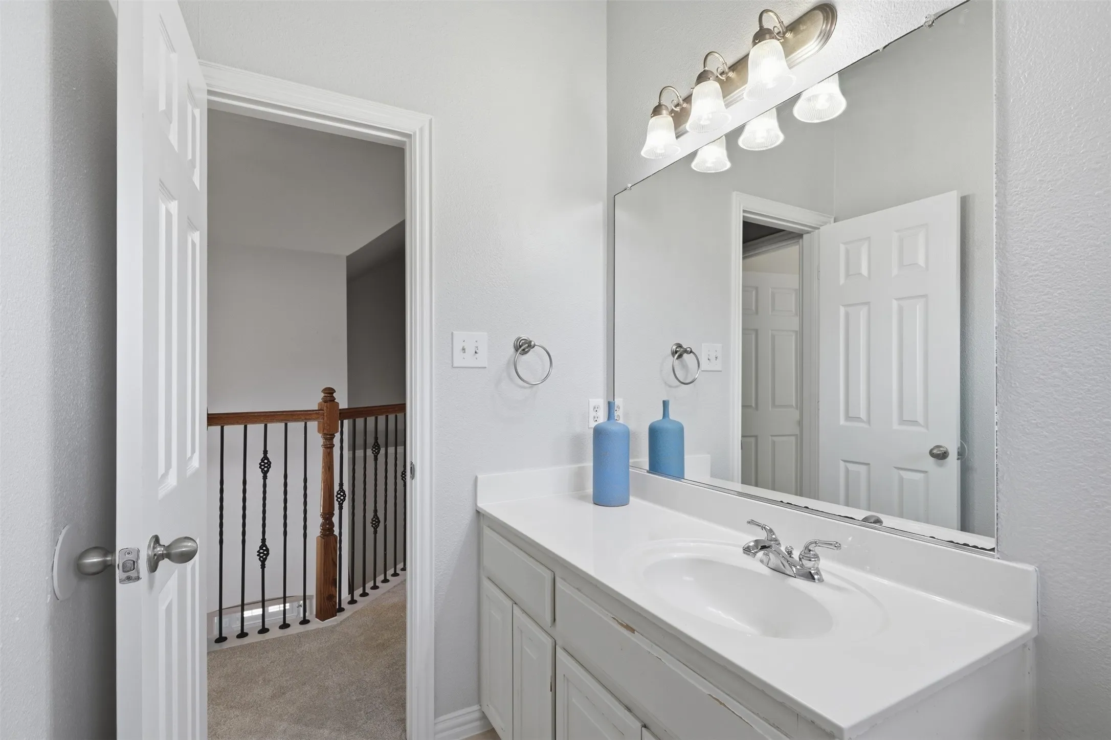 Single Family Residence For Sale in Collin County , 6811 Bendbrook Drive, Frisco, Texas 75035, 4 Bedroom, 4 Bathroom, 2 Garage spaces, 3,053 Sqft, built in 2003, mls#21380192, Real Estate Agent in Frisco, Homes For Sale in Collin county, Homes For Sale in Frisco, Realtor in Frisco Texas, Real Estate Brokerage Independent Realty Texas, Luminita Cordes Realtor