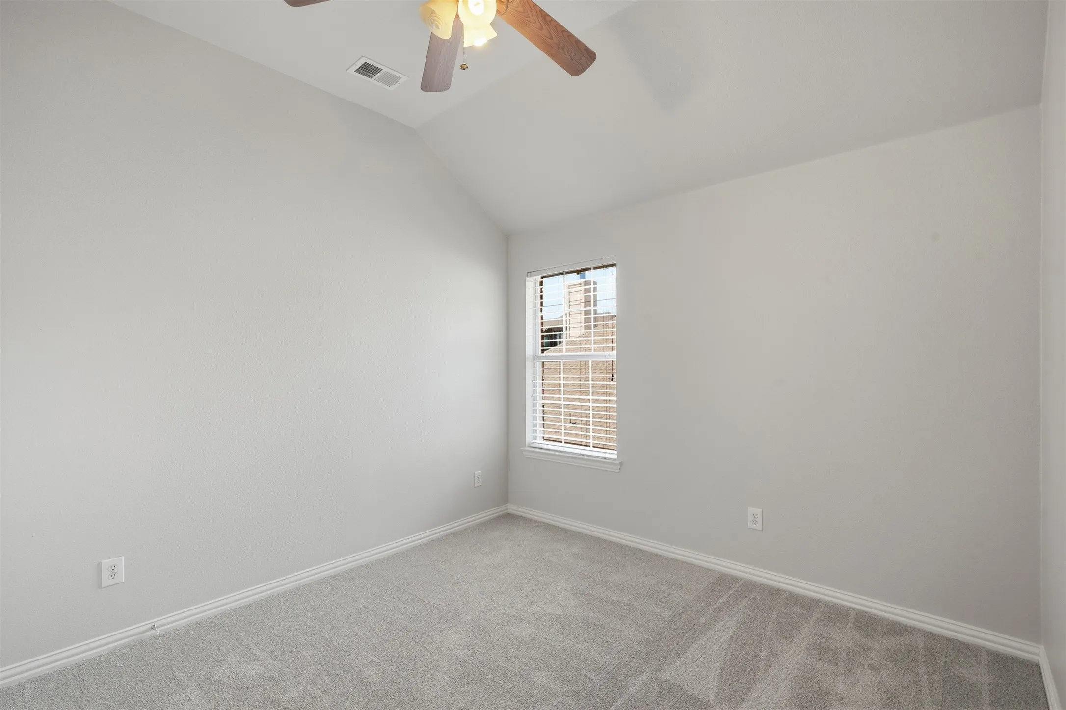 Single Family Residence For Sale in Collin County , 6811 Bendbrook Drive, Frisco, Texas 75035, 4 Bedroom, 4 Bathroom, 2 Garage spaces, 3,053 Sqft, built in 2003, mls#21380192, Real Estate Agent in Frisco, Homes For Sale in Collin county, Homes For Sale in Frisco, Realtor in Frisco Texas, Real Estate Brokerage Independent Realty Texas, Luminita Cordes Realtor