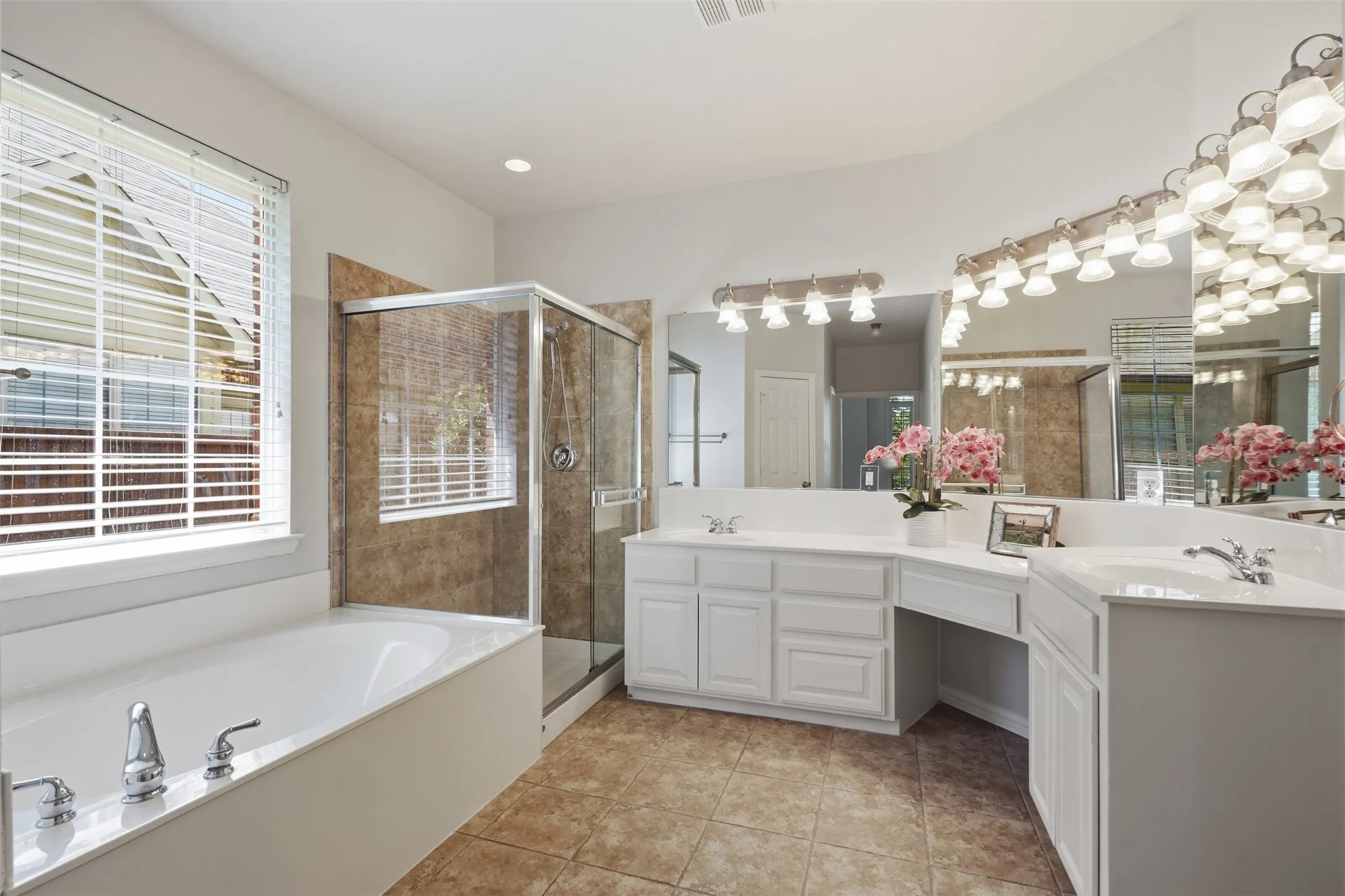 Single Family Residence For Sale in Collin County , 6811 Bendbrook Drive, Frisco, Texas 75035, 4 Bedroom, 4 Bathroom, 2 Garage spaces, 3,053 Sqft, built in 2003, mls#21380192, Real Estate Agent in Frisco, Homes For Sale in Collin county, Homes For Sale in Frisco, Realtor in Frisco Texas, Real Estate Brokerage Independent Realty Texas, Luminita Cordes Realtor