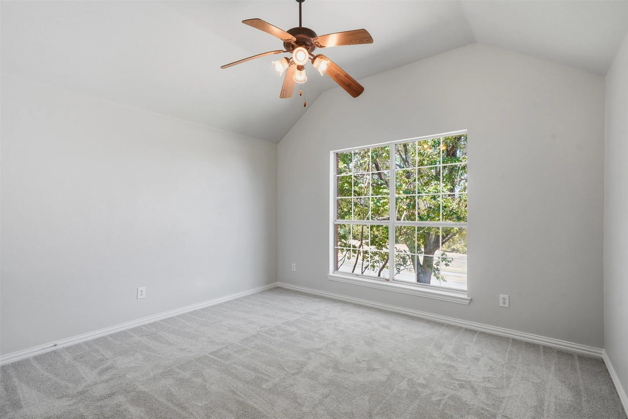 Single Family Residence For Sale in Collin County , 6811 Bendbrook Drive, Frisco, Texas 75035, 4 Bedroom, 4 Bathroom, 2 Garage spaces, 3,053 Sqft, built in 2003, mls#21380192, Real Estate Agent in Frisco, Homes For Sale in Collin county, Homes For Sale in Frisco, Realtor in Frisco Texas, Real Estate Brokerage Independent Realty Texas, Luminita Cordes Realtor