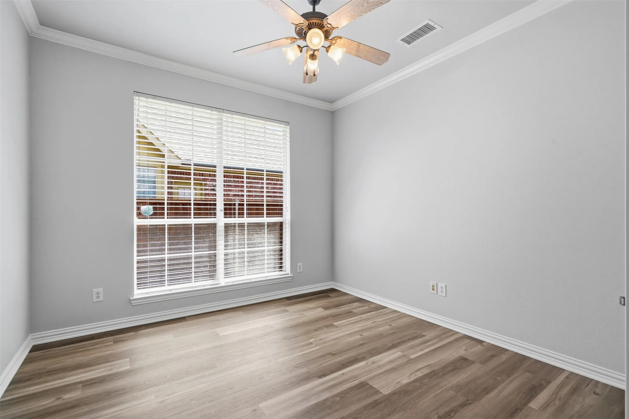 Single Family Residence For Sale in Collin County , 6811 Bendbrook Drive, Frisco, Texas 75035, 4 Bedroom, 4 Bathroom, 2 Garage spaces, 3,053 Sqft, built in 2003, mls#21380192, Real Estate Agent in Frisco, Homes For Sale in Collin county, Homes For Sale in Frisco, Realtor in Frisco Texas, Real Estate Brokerage Independent Realty Texas, Luminita Cordes Realtor