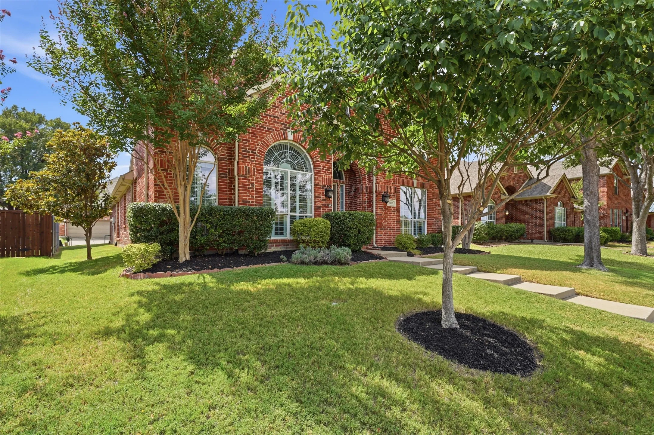 Single Family Residence For Sale in Collin County , 6811 Bendbrook Drive, Frisco, Texas 75035, 4 Bedroom, 4 Bathroom, 2 Garage spaces, 3,053 Sqft, built in 2003, mls#21380192, Real Estate Agent in Frisco, Homes For Sale in Collin county, Homes For Sale in Frisco, Realtor in Frisco Texas, Real Estate Brokerage Independent Realty Texas, Luminita Cordes Realtor