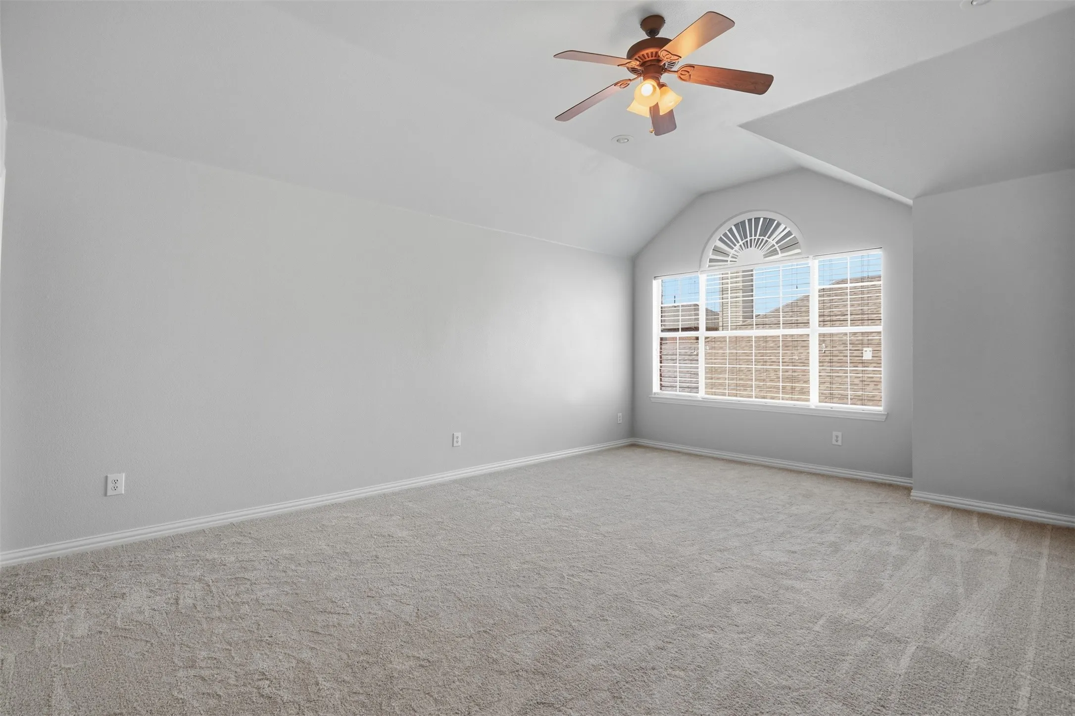Single Family Residence For Sale in Collin County , 6811 Bendbrook Drive, Frisco, Texas 75035, 4 Bedroom, 4 Bathroom, 2 Garage spaces, 3,053 Sqft, built in 2003, mls#21380192, Real Estate Agent in Frisco, Homes For Sale in Collin county, Homes For Sale in Frisco, Realtor in Frisco Texas, Real Estate Brokerage Independent Realty Texas, Luminita Cordes Realtor