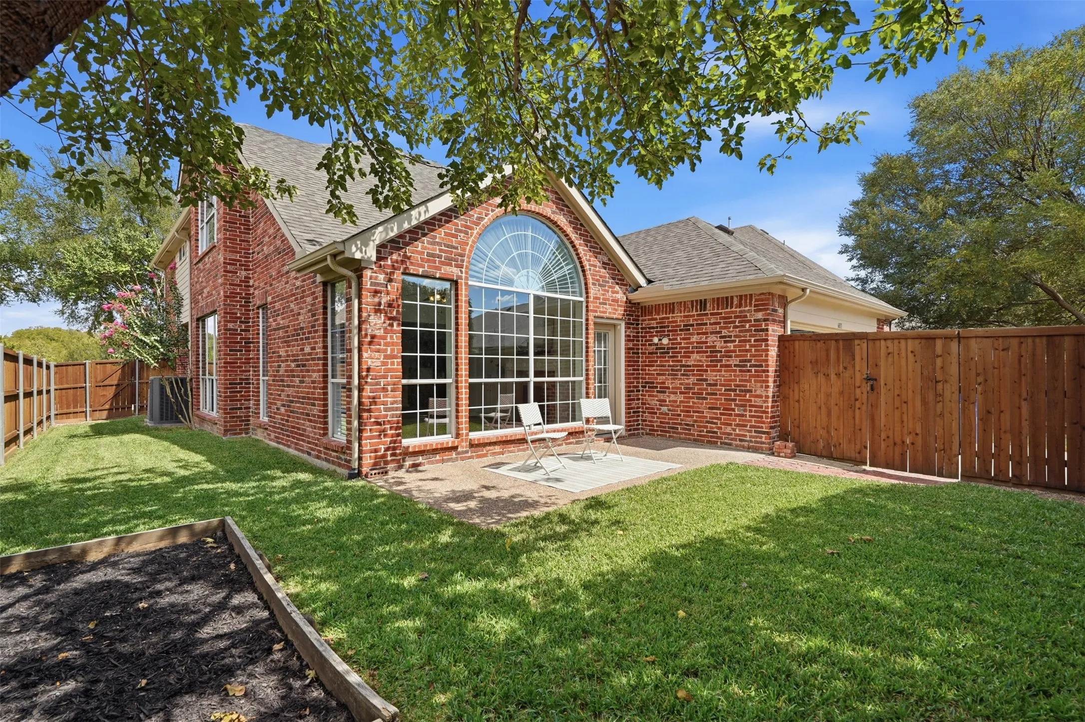 Single Family Residence For Sale in Collin County , 6811 Bendbrook Drive, Frisco, Texas 75035, 4 Bedroom, 4 Bathroom, 2 Garage spaces, 3,053 Sqft, built in 2003, mls#21380192, Real Estate Agent in Frisco, Homes For Sale in Collin county, Homes For Sale in Frisco, Realtor in Frisco Texas, Real Estate Brokerage Independent Realty Texas, Luminita Cordes Realtor