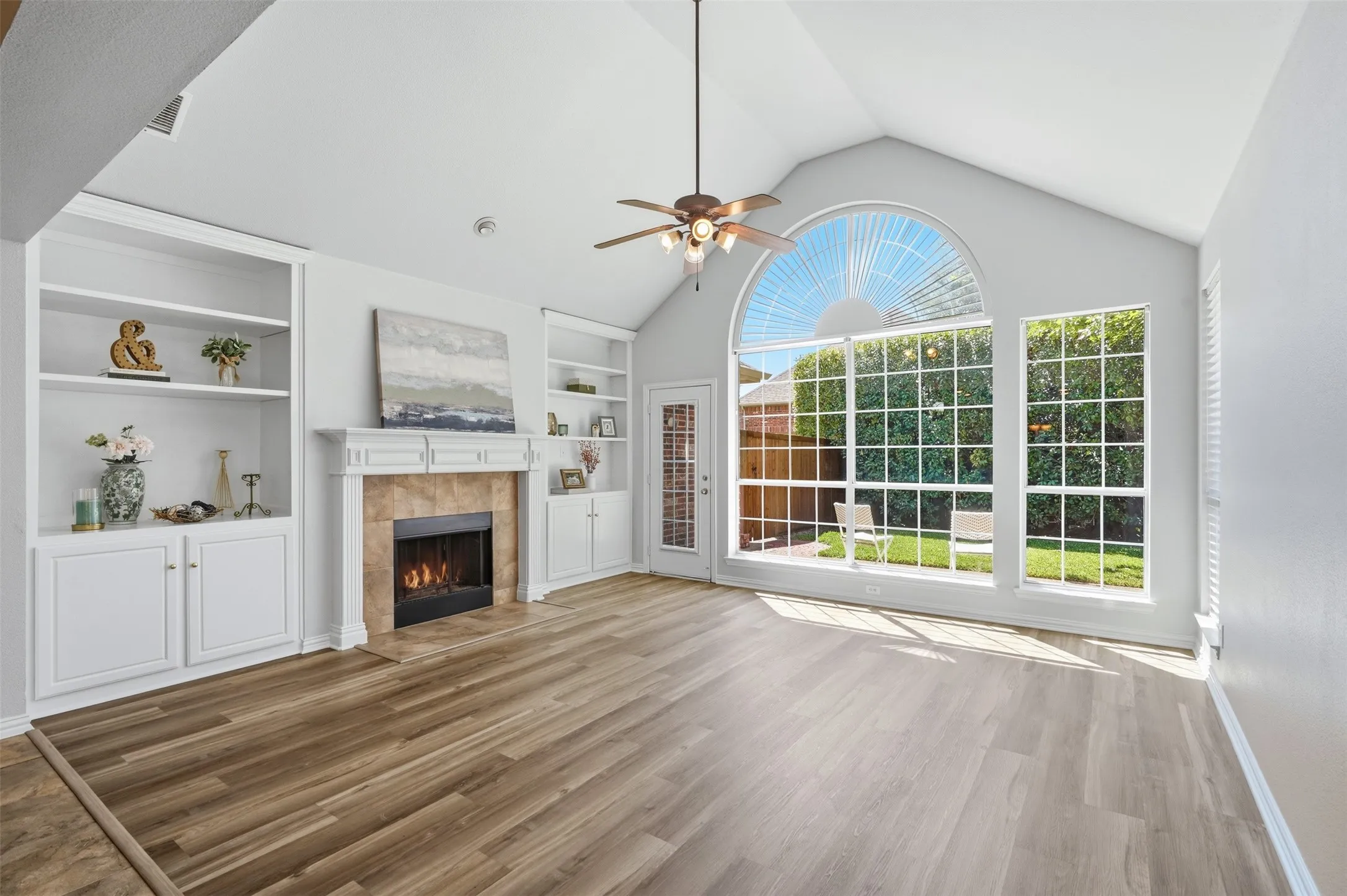 Single Family Residence For Sale in Collin County , 6811 Bendbrook Drive, Frisco, Texas 75035, 4 Bedroom, 4 Bathroom, 2 Garage spaces, 3,053 Sqft, built in 2003, mls#21380192, Real Estate Agent in Frisco, Homes For Sale in Collin county, Homes For Sale in Frisco, Realtor in Frisco Texas, Real Estate Brokerage Independent Realty Texas, Luminita Cordes Realtor