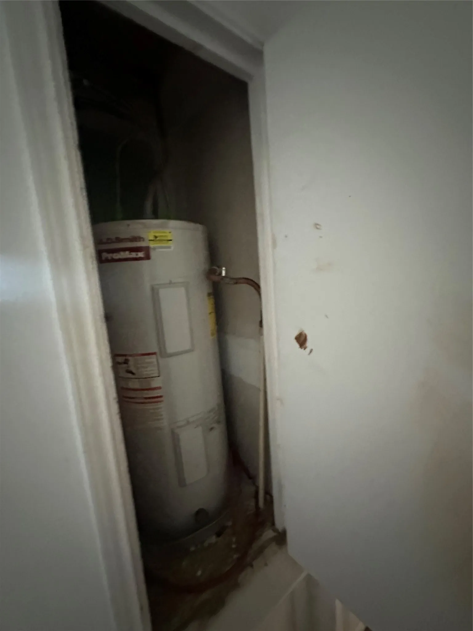 Single Family Residence For Sale in Tarrant County , 6921 Charbonneau Road, Lake Worth, Texas 76135, 3 Bedroom, 2 Bathroom, 1 Garage spaces, 1,800 Sqft, built in 1955, mls#21386350, Real Estate Agent in Lake Worth, Homes For Sale in Tarrant county, Homes For Sale in Lake Worth, Realtor in Lake Worth Texas, Real Estate Brokerage Independent Realty Texas, Luminita Cordes Realtor