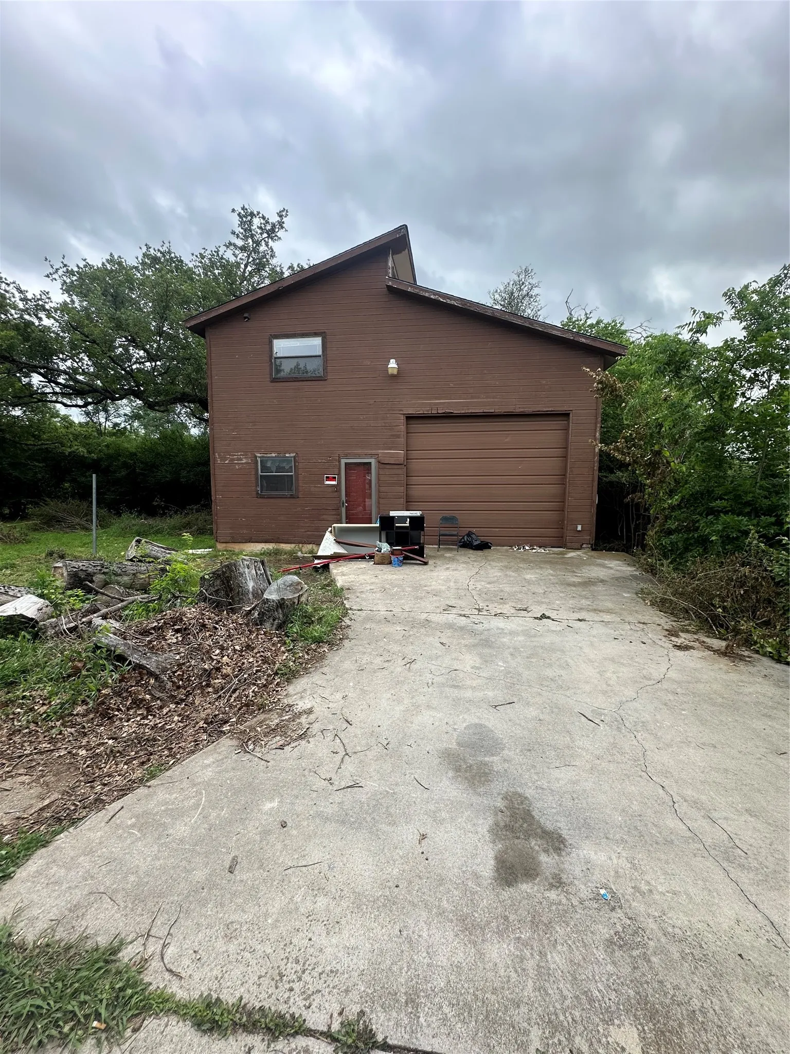 Single Family Residence For Sale in Tarrant County , 6921 Charbonneau Road, Lake Worth, Texas 76135, 3 Bedroom, 2 Bathroom, 1 Garage spaces, 1,800 Sqft, built in 1955, mls#21386350, Real Estate Agent in Lake Worth, Homes For Sale in Tarrant county, Homes For Sale in Lake Worth, Realtor in Lake Worth Texas, Real Estate Brokerage Independent Realty Texas, Luminita Cordes Realtor
