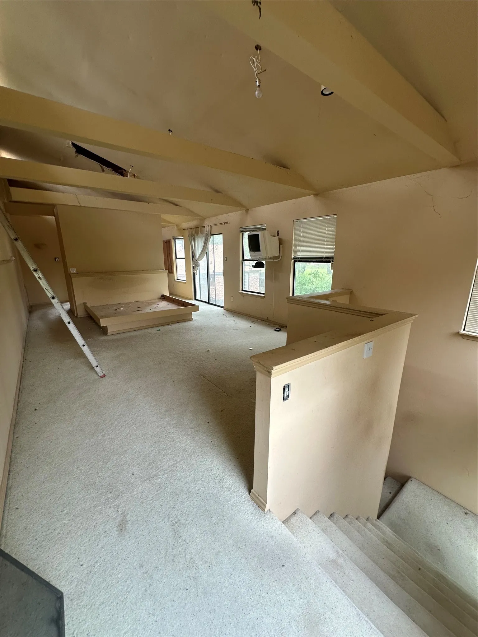 Single Family Residence For Sale in Tarrant County , 6921 Charbonneau Road, Lake Worth, Texas 76135, 3 Bedroom, 2 Bathroom, 1 Garage spaces, 1,800 Sqft, built in 1955, mls#21386350, Real Estate Agent in Lake Worth, Homes For Sale in Tarrant county, Homes For Sale in Lake Worth, Realtor in Lake Worth Texas, Real Estate Brokerage Independent Realty Texas, Luminita Cordes Realtor