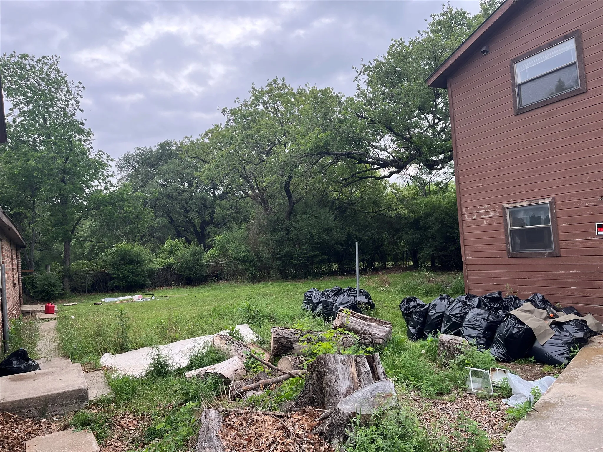 Single Family Residence For Sale in Tarrant County , 6921 Charbonneau Road, Lake Worth, Texas 76135, 3 Bedroom, 2 Bathroom, 1 Garage spaces, 1,800 Sqft, built in 1955, mls#21386350, Real Estate Agent in Lake Worth, Homes For Sale in Tarrant county, Homes For Sale in Lake Worth, Realtor in Lake Worth Texas, Real Estate Brokerage Independent Realty Texas, Luminita Cordes Realtor