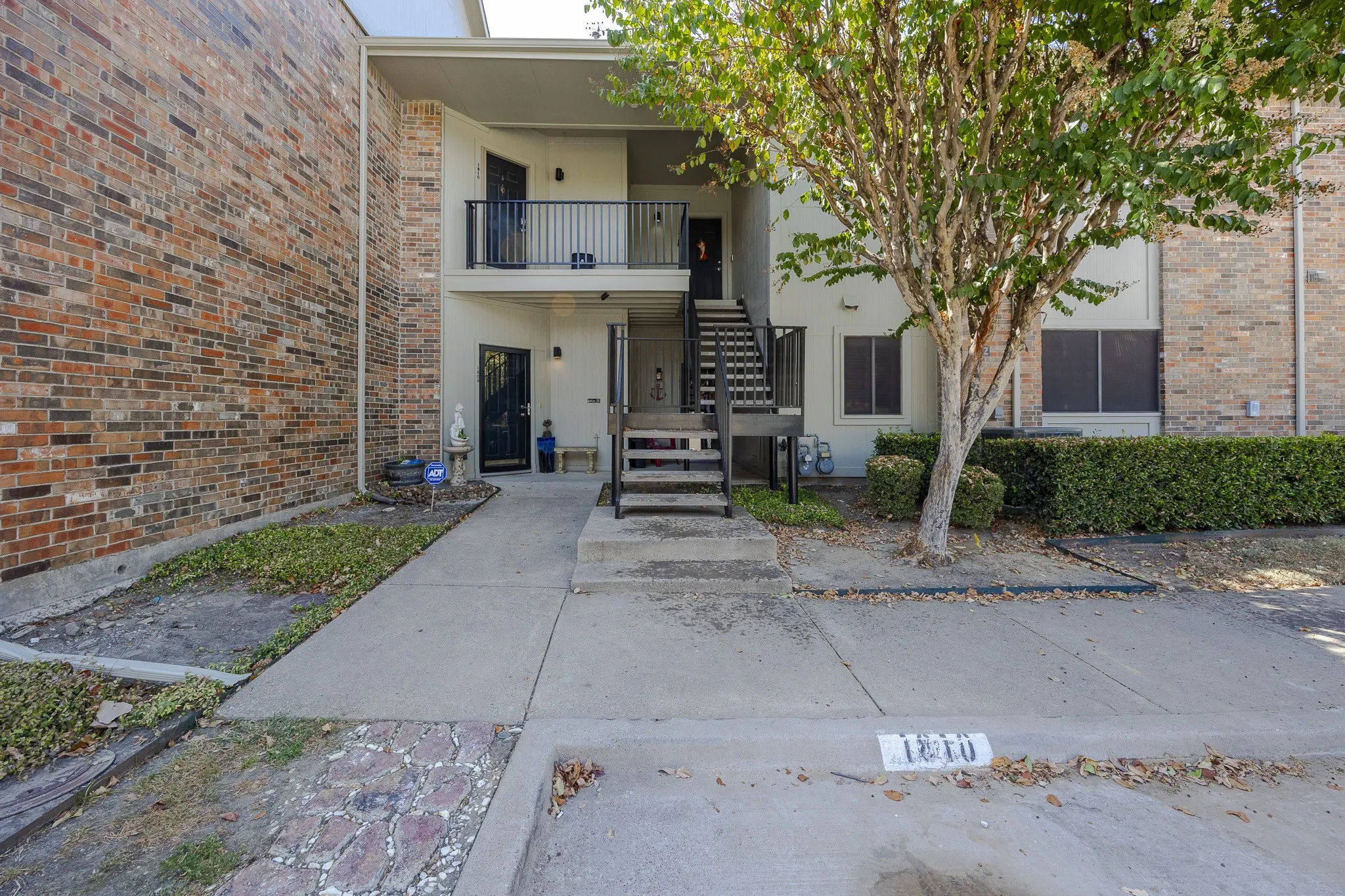 Single Family Residence For Rent in Rockwall County , 1418 Signal Ridge, Rockwall, Texas 75032, 3 Bedroom, 3 Bathroom, 2 Garage spaces, 1,589 Sqft, built in 1997, mls#21385987, Real Estate Agent in Rockwall, Homes For Rent in Rockwall county, Homes For Rent in Rockwall, Realtor in Rockwall Texas, Real Estate Brokerage Independent Realty Texas, Luminita Cordes Realtor