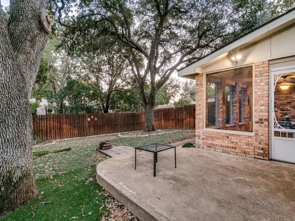 Single Family Residence For Rent in Denton County , 905 Summer Trail, Flower Mound, Texas 75028, 3 Bedroom, 2 Bathroom, 2 Garage spaces, 2,056 Sqft, built in 1983, mls#21386358, Real Estate Agent in Flower Mound, Homes For Rent in Denton county, Homes For Rent in Flower Mound, Realtor in Flower Mound Texas, Real Estate Brokerage Independent Realty Texas, Luminita Cordes Realtor